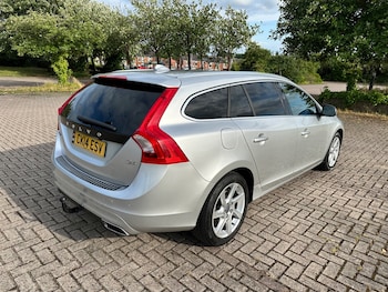 Used Volvo V60 2014 for sale - 75245108: Photo