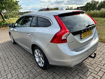 Used Volvo V60 2014 for sale - 75245108: Photo