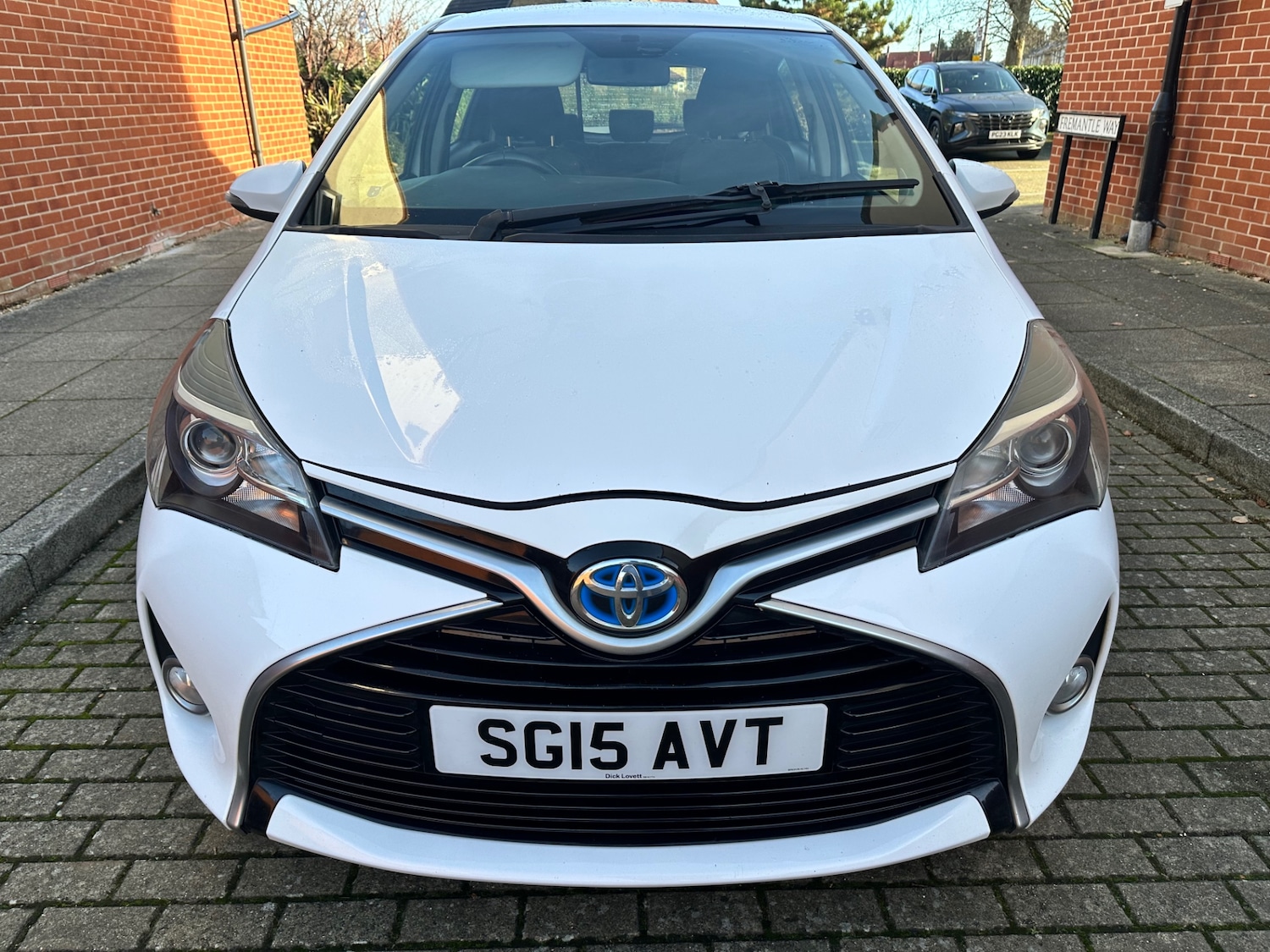 Used Toyota Yaris 2015 for sale - 76935730: Photo 2