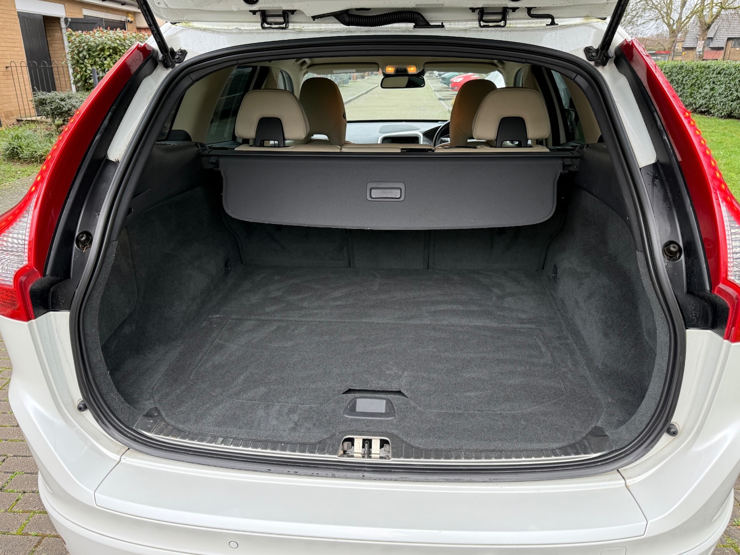 Used Volvo XC60 2025 for sale - 77539911: Photo 16