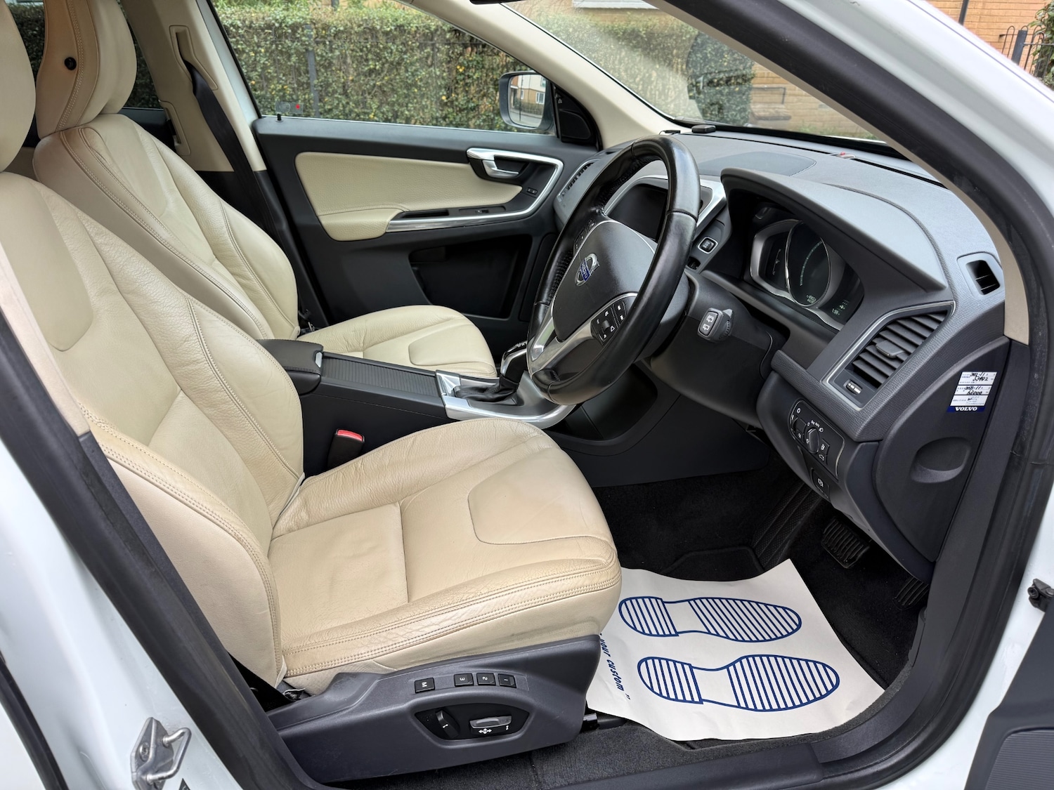 Used Volvo XC60 2025 for sale - 77539911: Photo 9