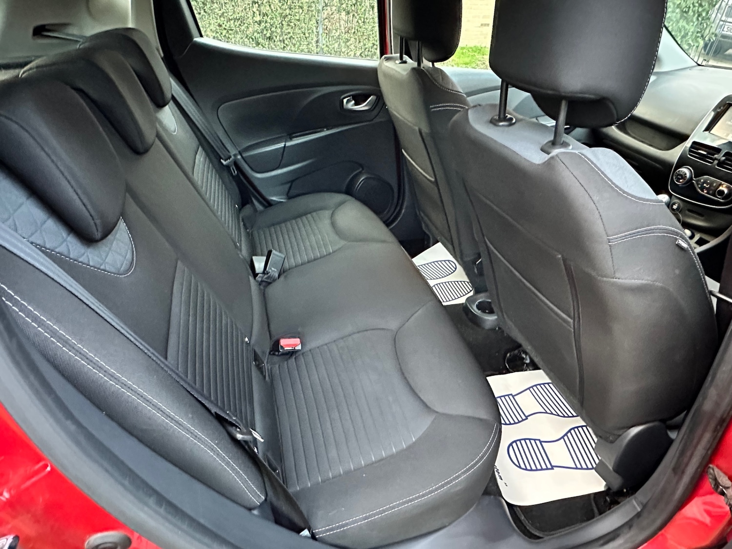 Used Renault Clio 2015 for sale - 76748671: Photo 11