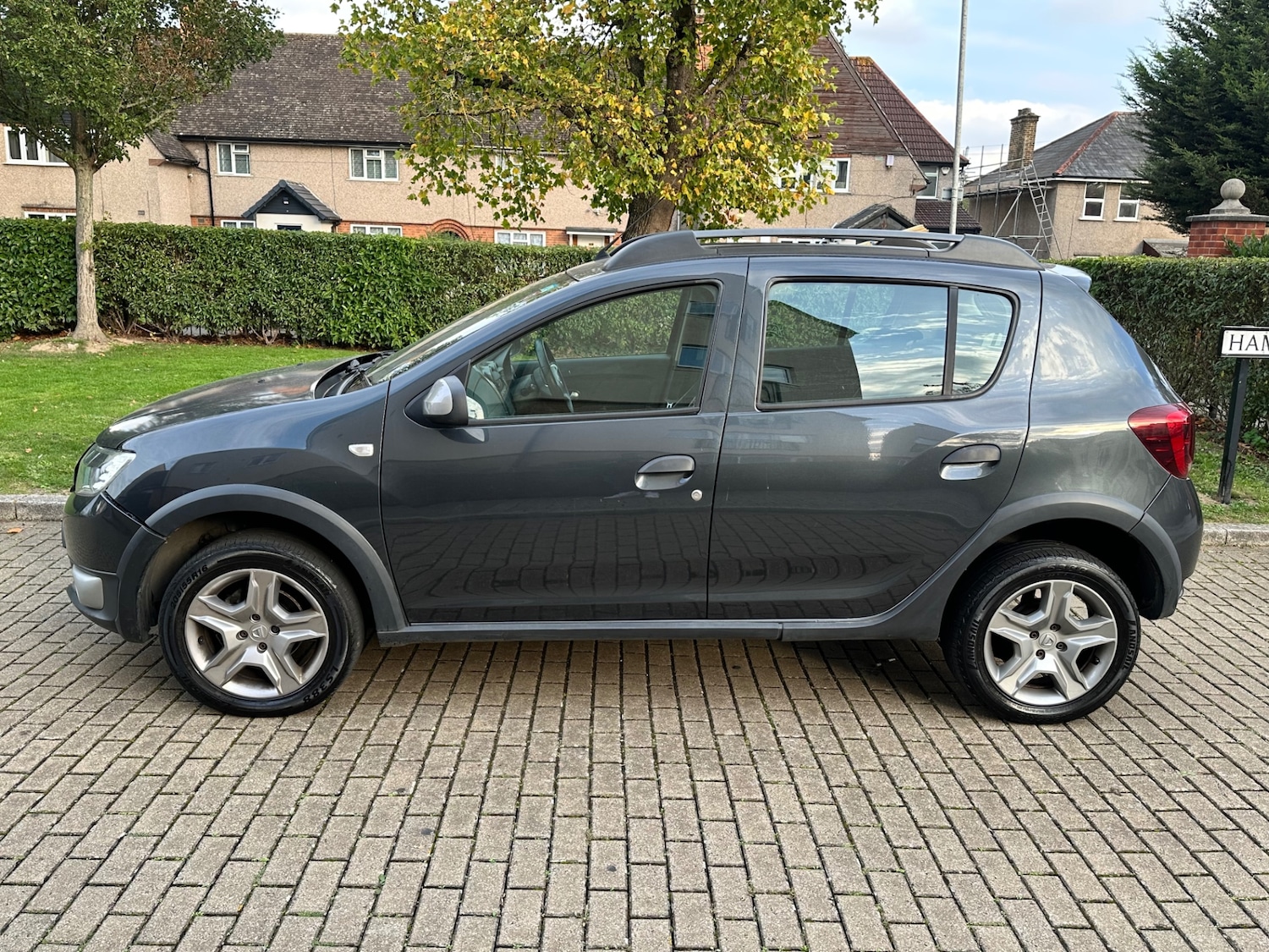Used Dacia Sandero Stepway 2017 for sale - 76159823: Photo 6