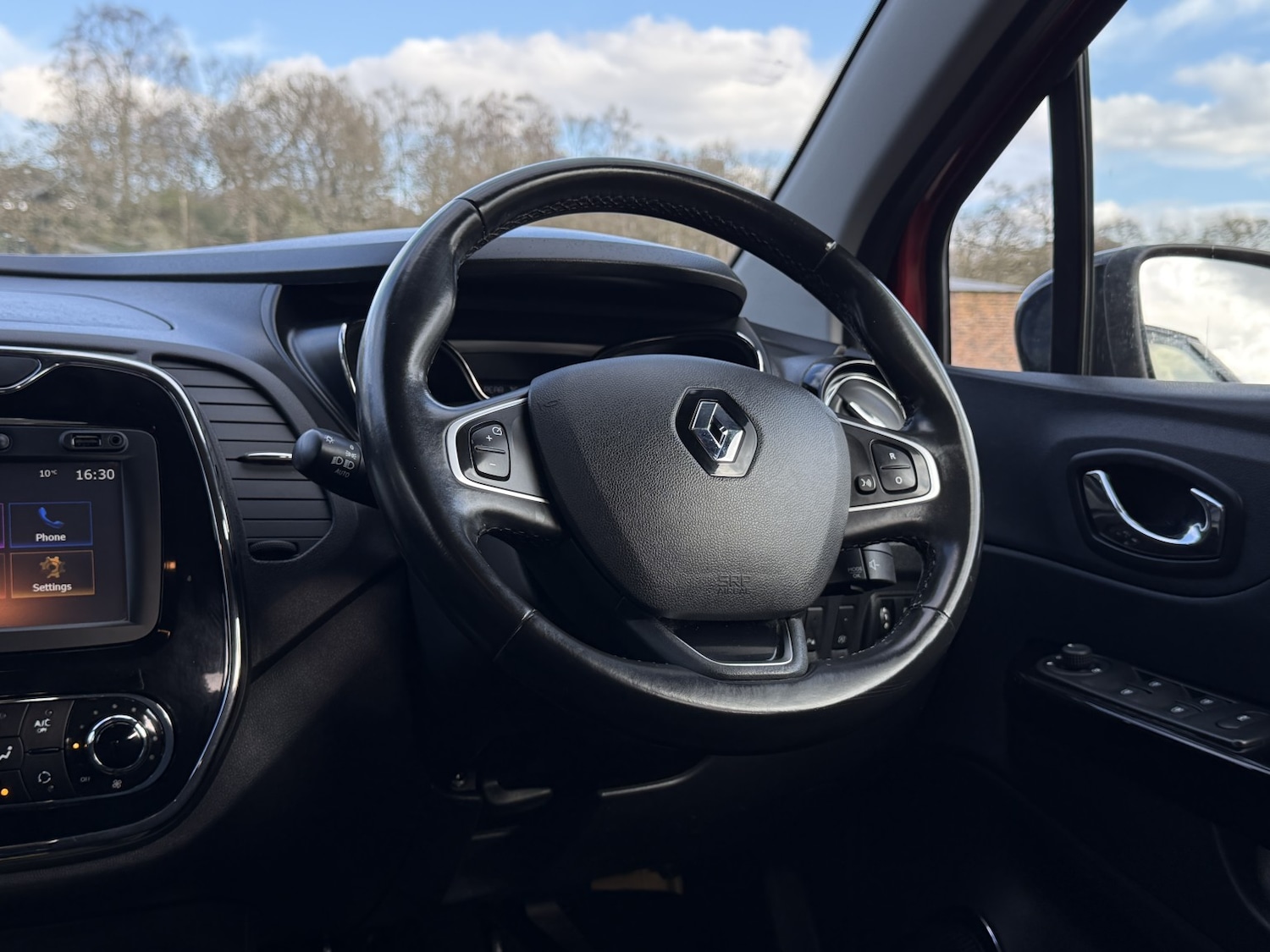 Used Renault Captur 2017 for sale - 78145885: Photo 16