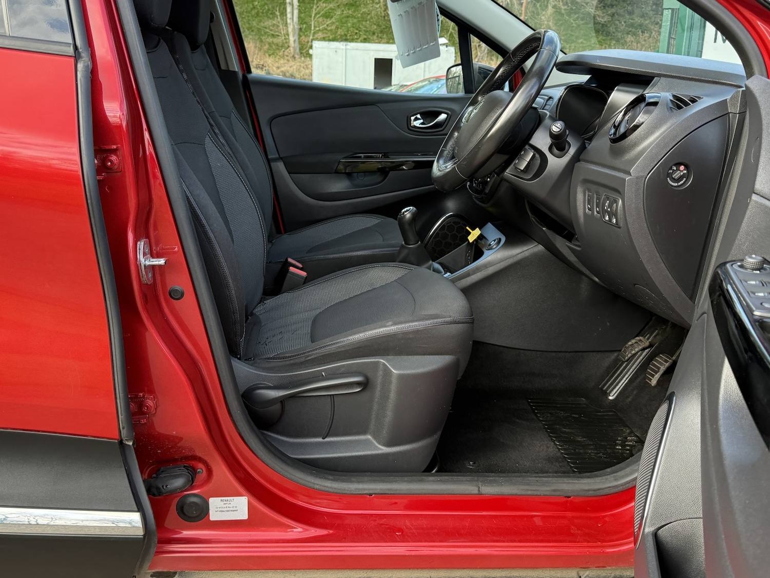 Used Renault Captur 2017 for sale - 78145885: Photo 17