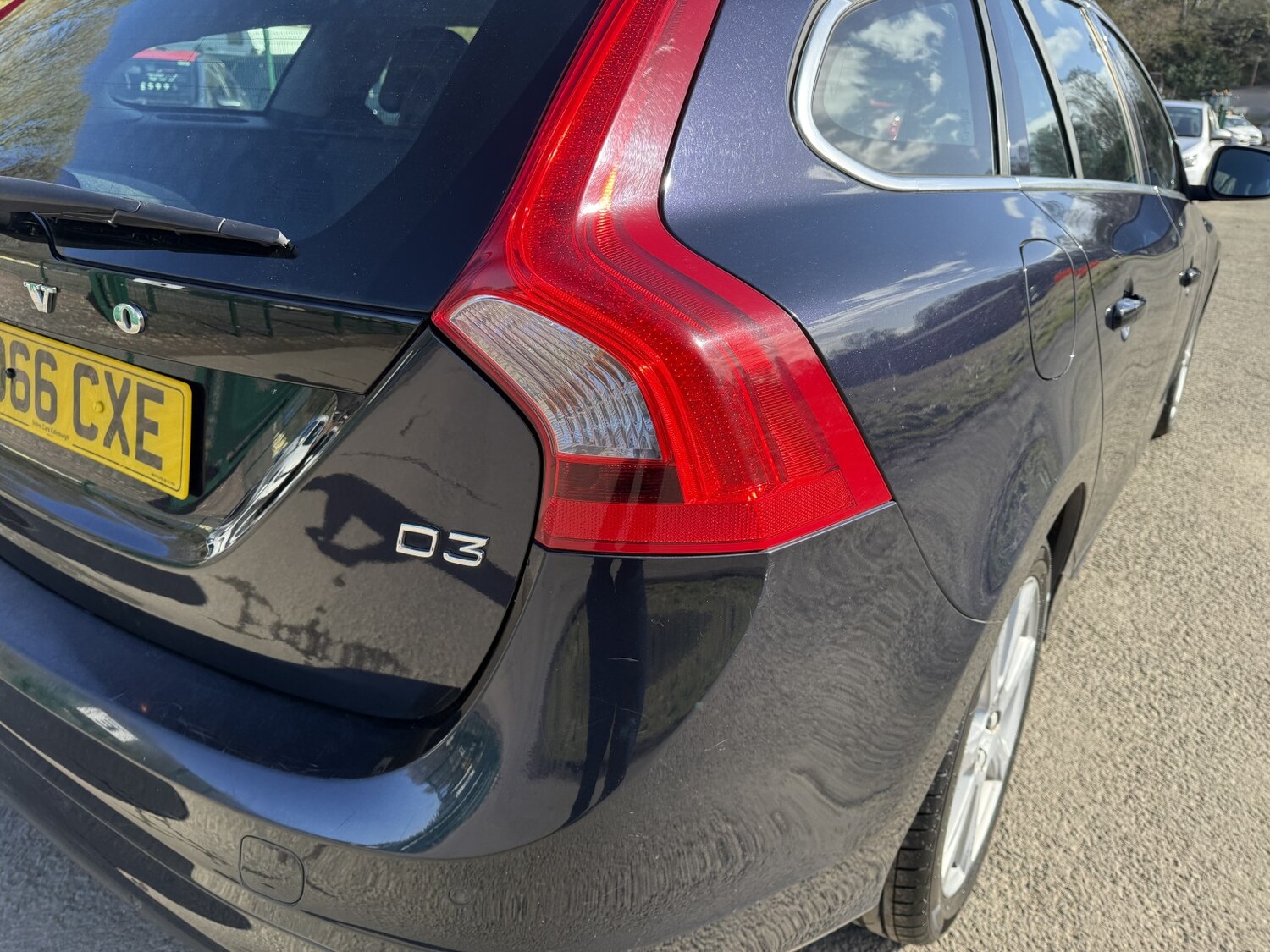 Used Volvo V60 2017 for sale - 78070569: Photo 14