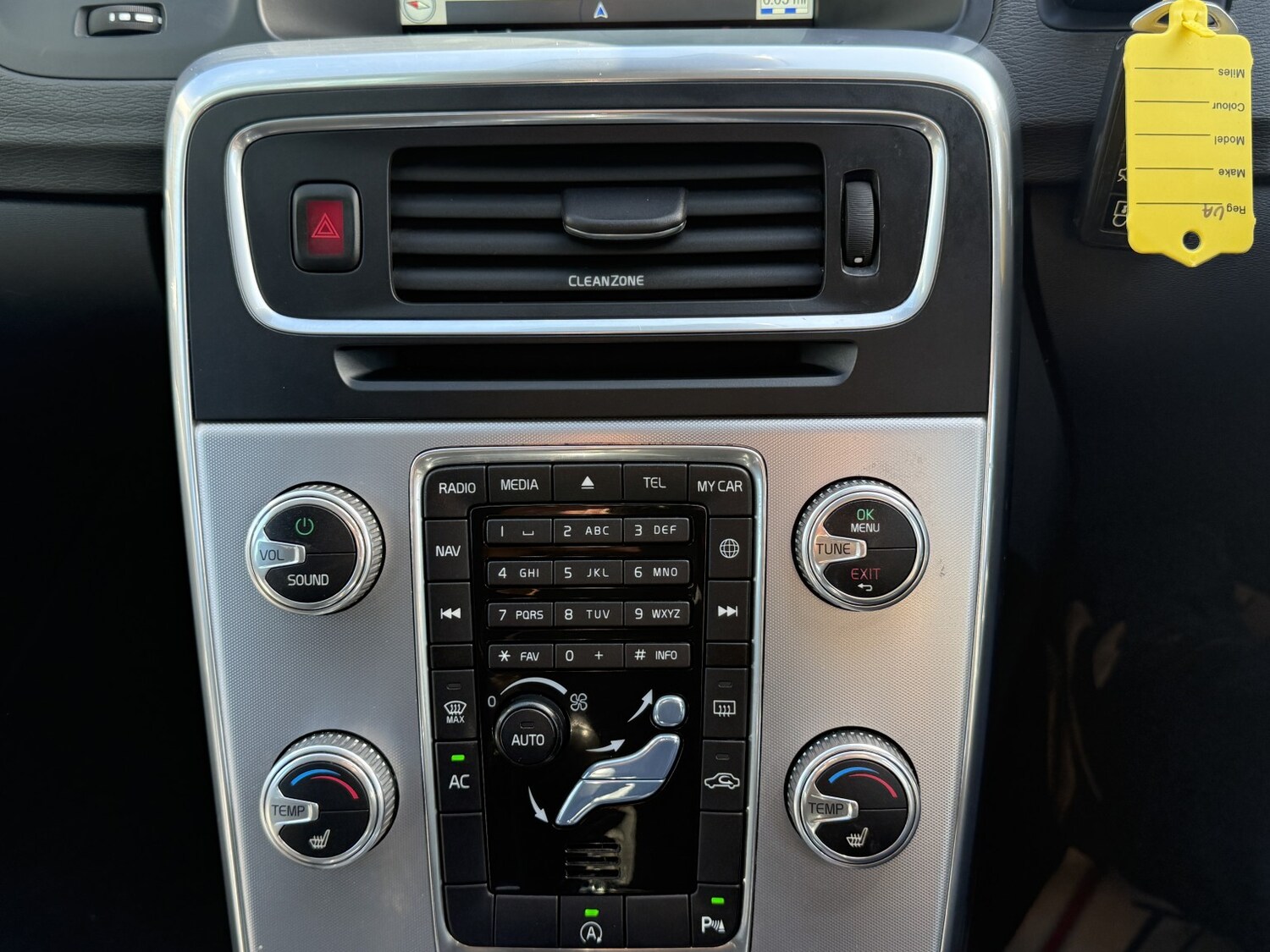 Used Volvo V60 2017 for sale - 78070569: Photo 30