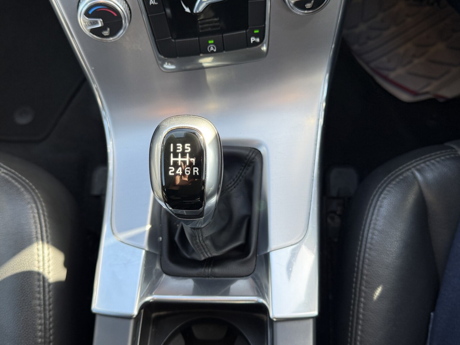 Used Volvo V60 2017 for sale - 78070569: Photo 31