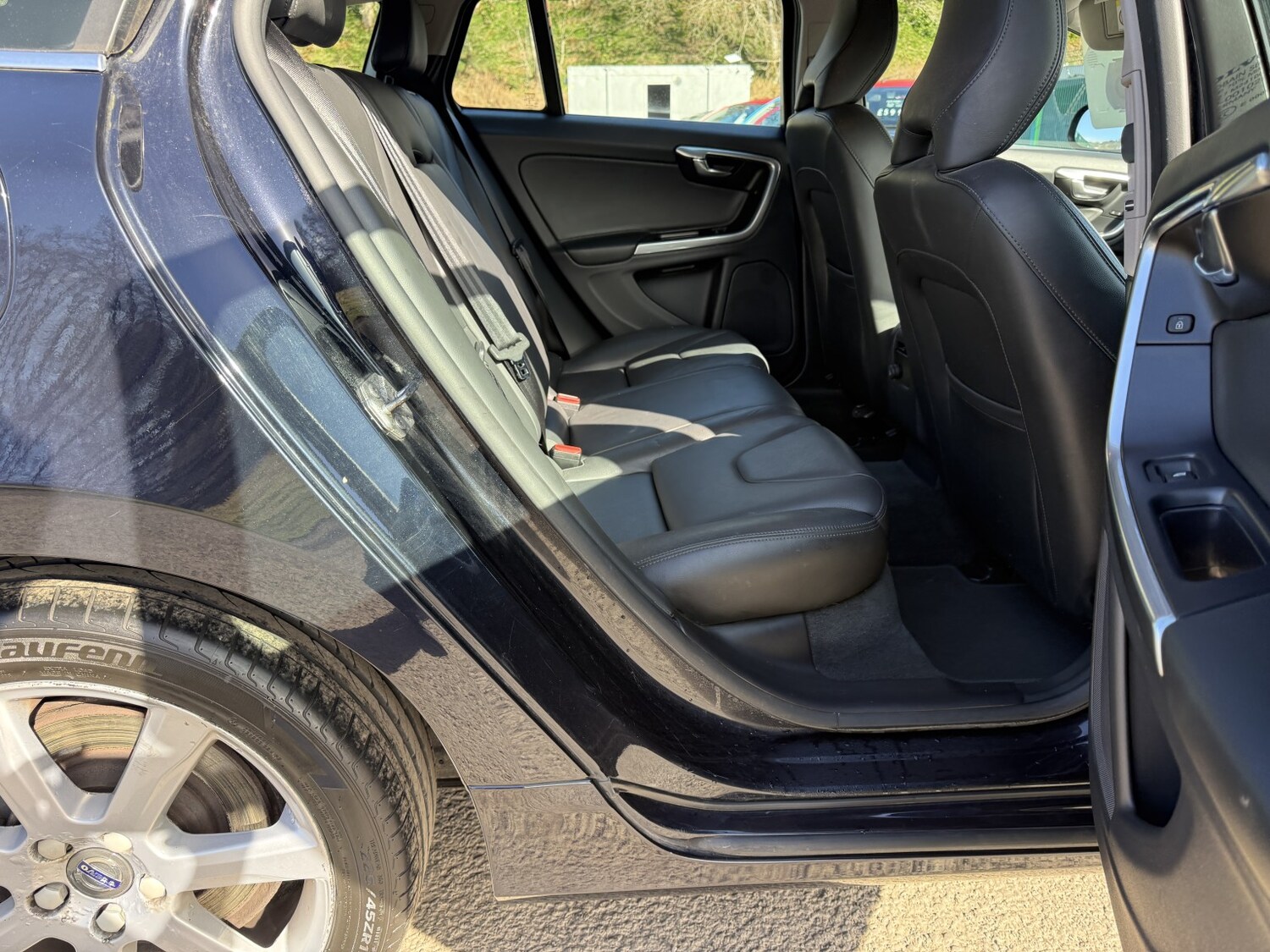 Used Volvo V60 2017 for sale - 78070569: Photo 41