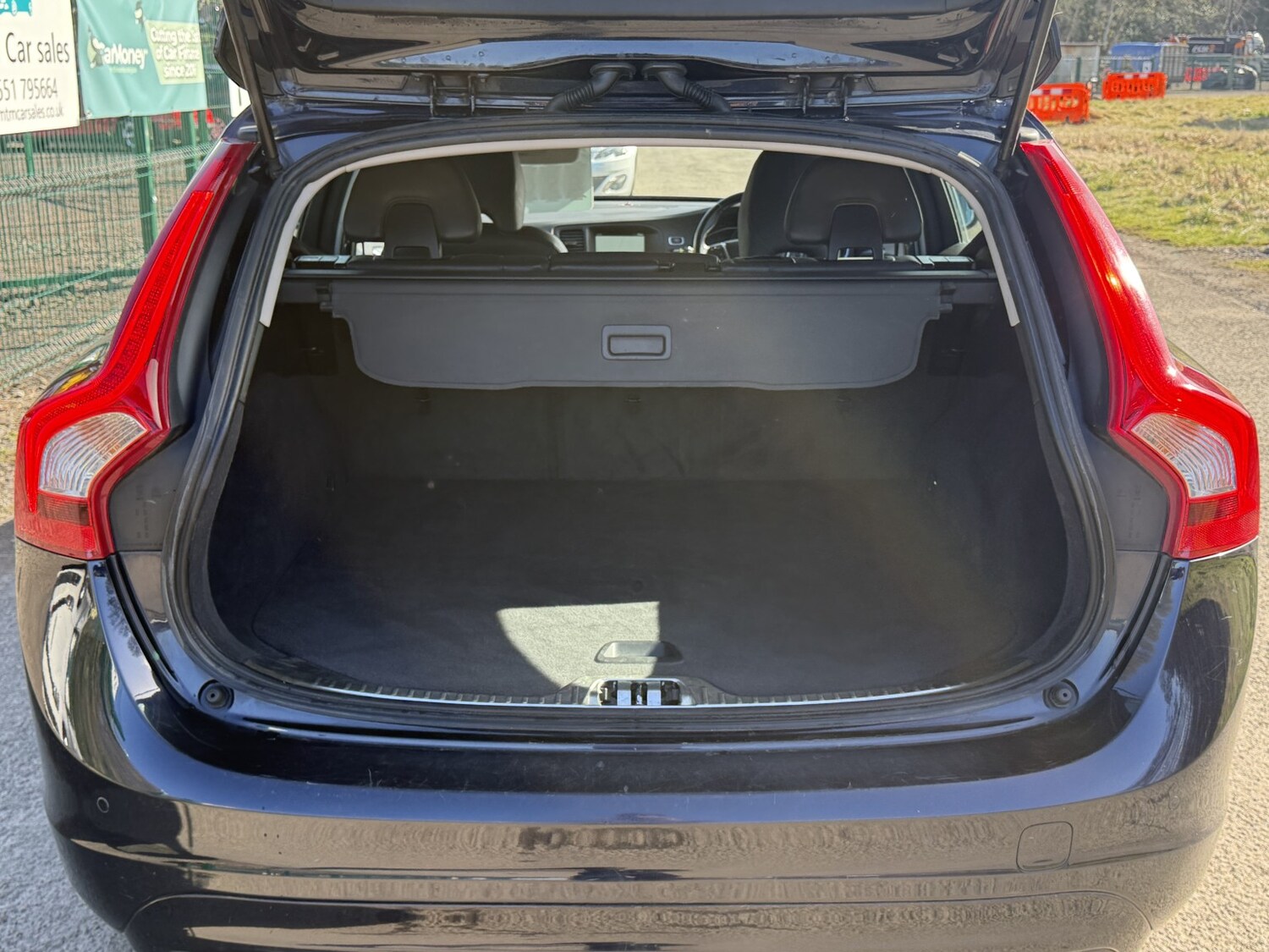 Used Volvo V60 2017 for sale - 78070569: Photo 44