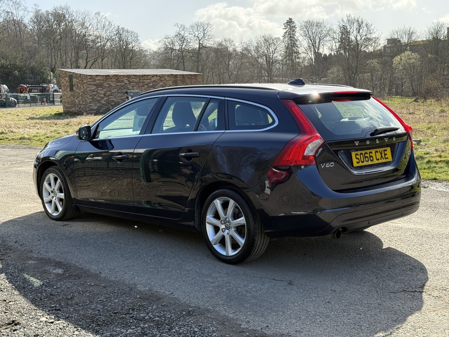 Used Volvo V60 2017 for sale - 78070569: Photo 8
