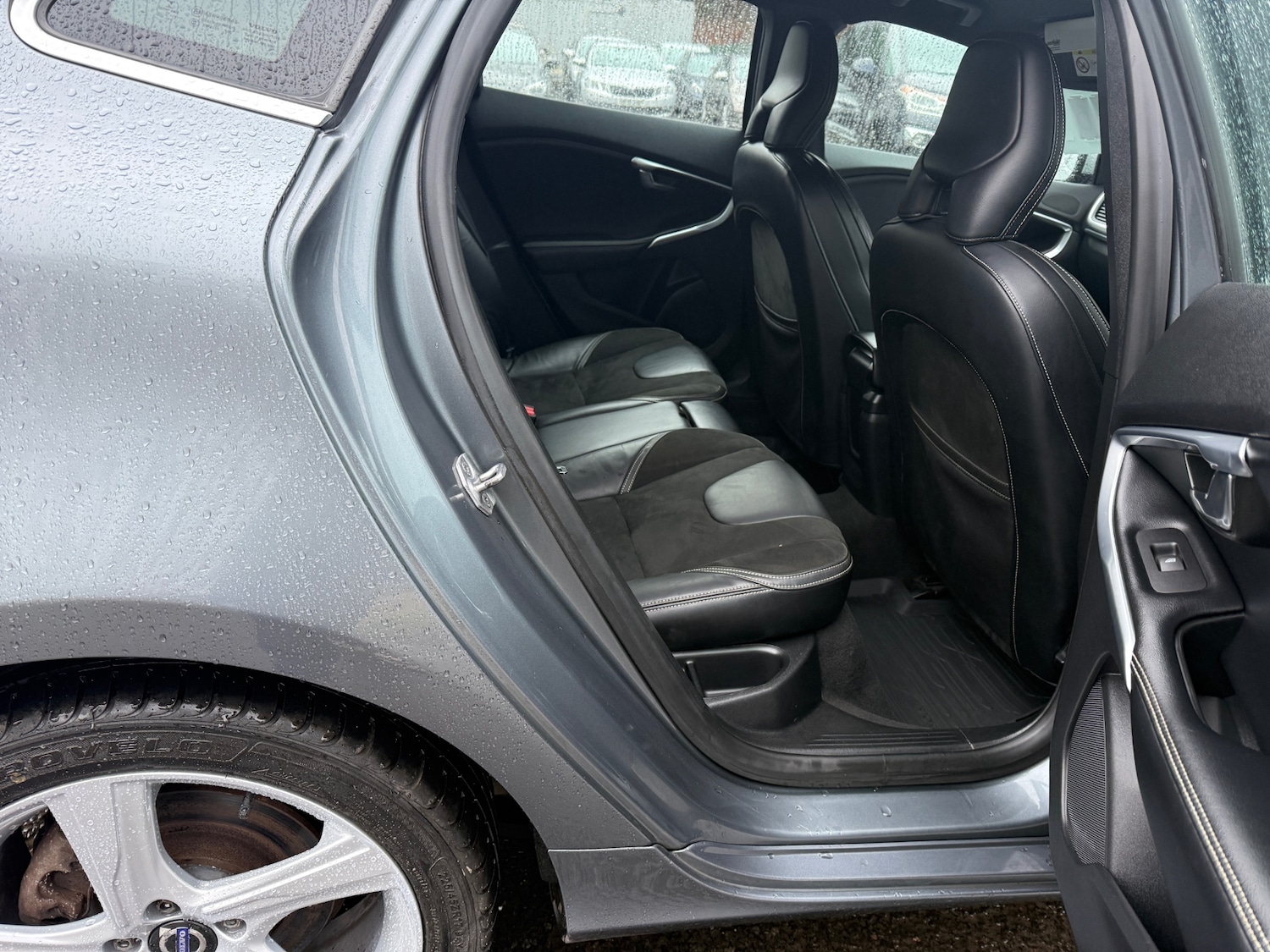 Used Volvo V40 2014 for sale - 77324744: Photo 35