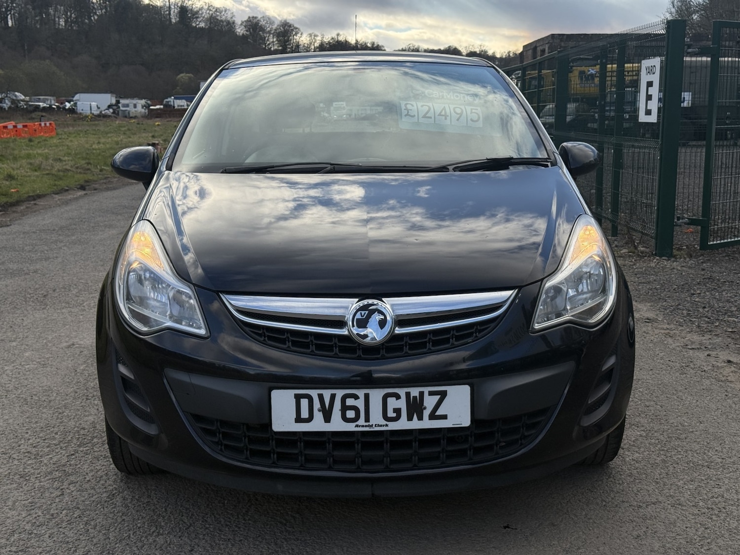 Used Vauxhall Corsa 2011 for sale - 78112110: Photo 2