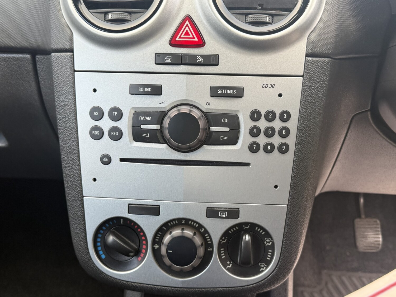 Used Vauxhall Corsa 2011 for sale - 78112110: Photo 25