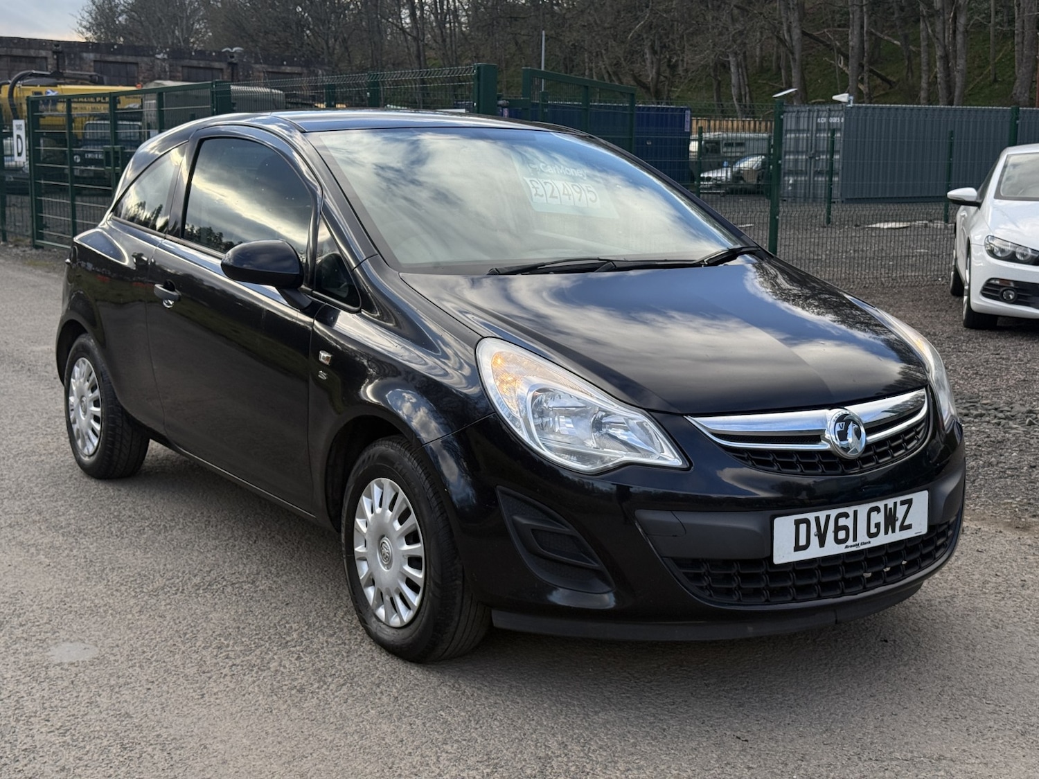 Used Vauxhall Corsa 2011 for sale - 78112110: Photo 3
