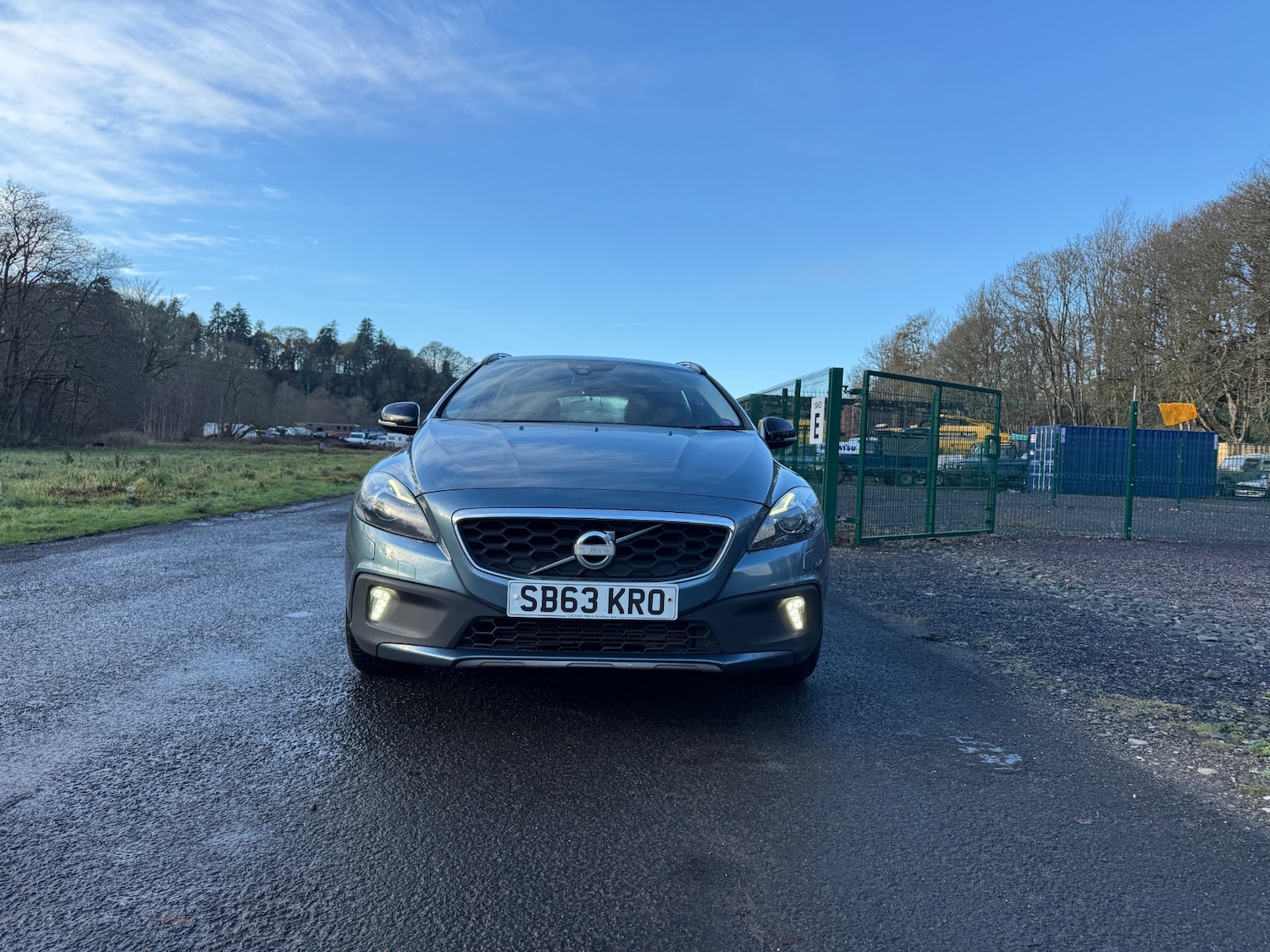 Used Volvo V40 2013 for sale - 76750217: Photo 2