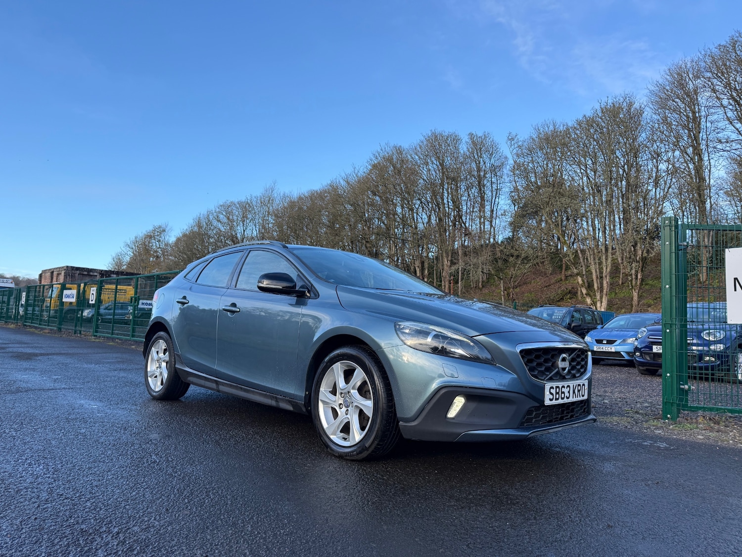 Used Volvo V40 2013 for sale - 76750217: Photo 3