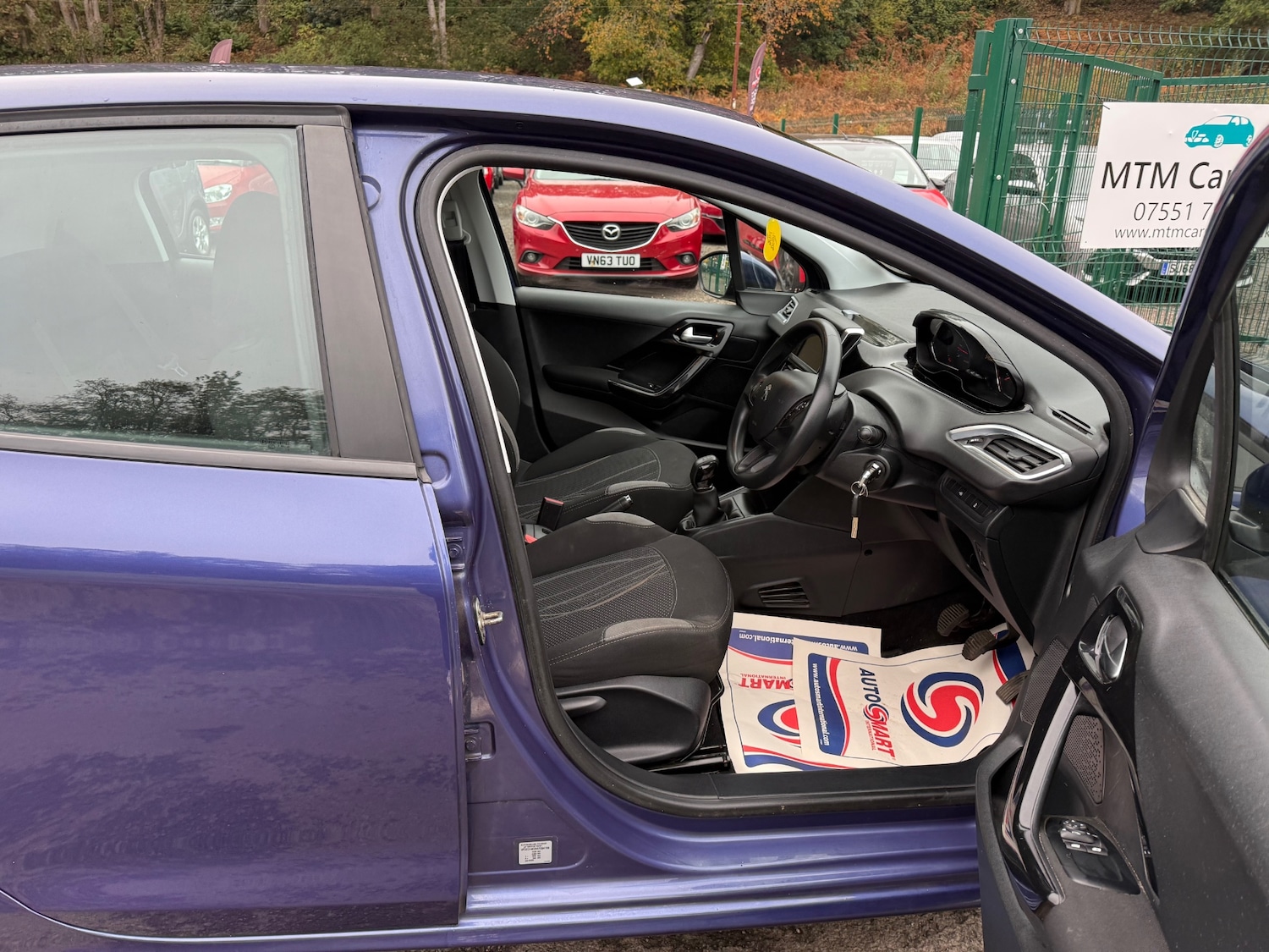 Used Peugeot 208 2014 for sale - 76853384: Photo 14