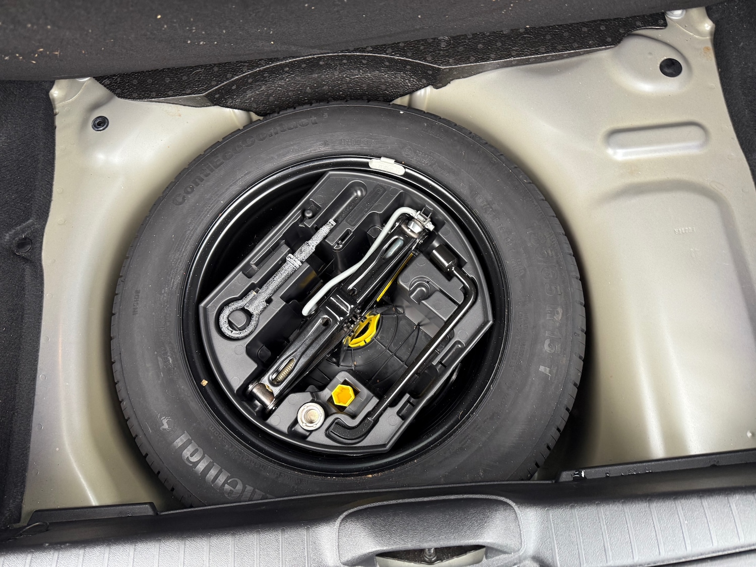 Used Peugeot 208 2014 for sale - 76853384: Photo 27