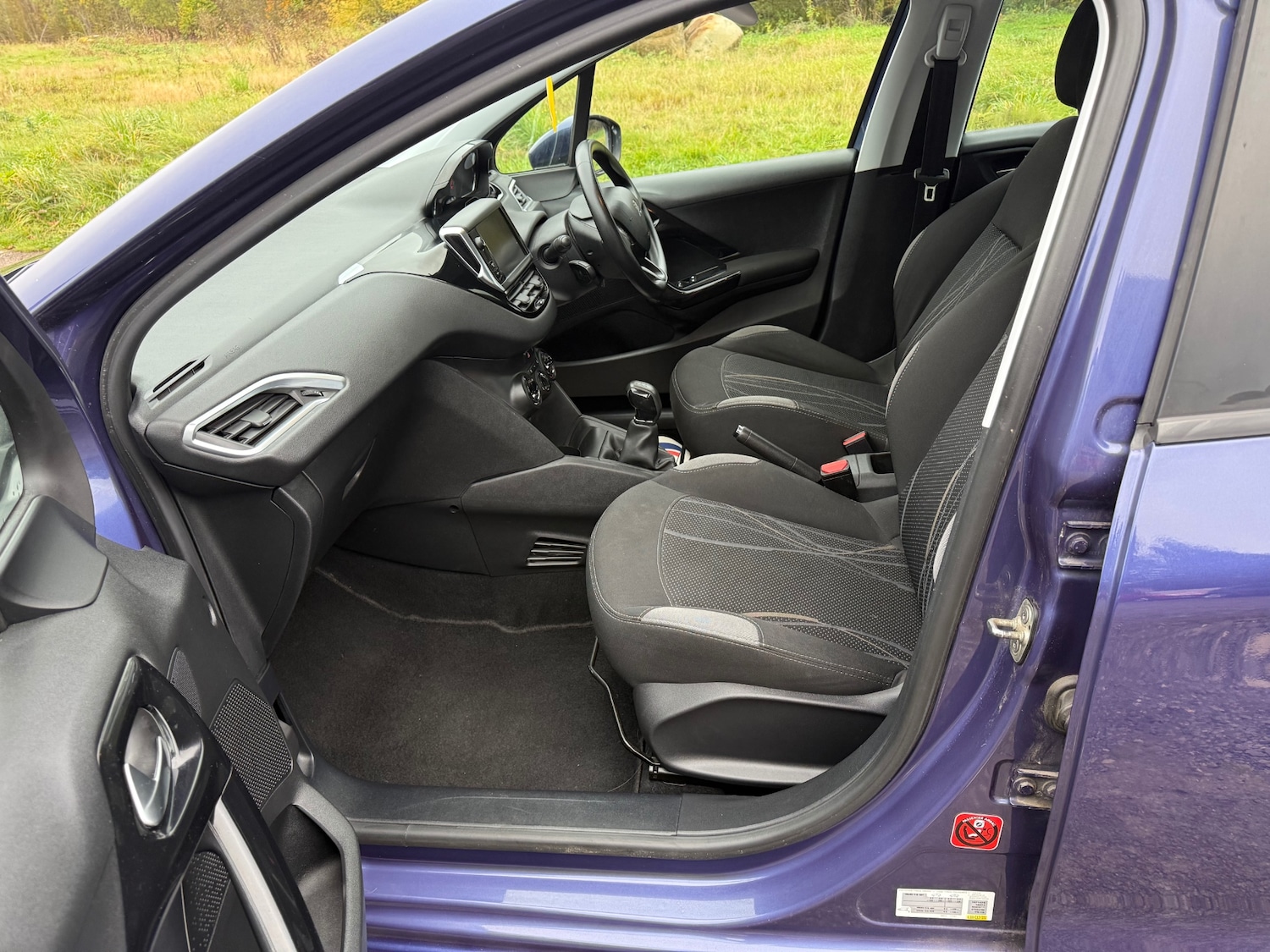 Used Peugeot 208 2014 for sale - 76853384: Photo 28