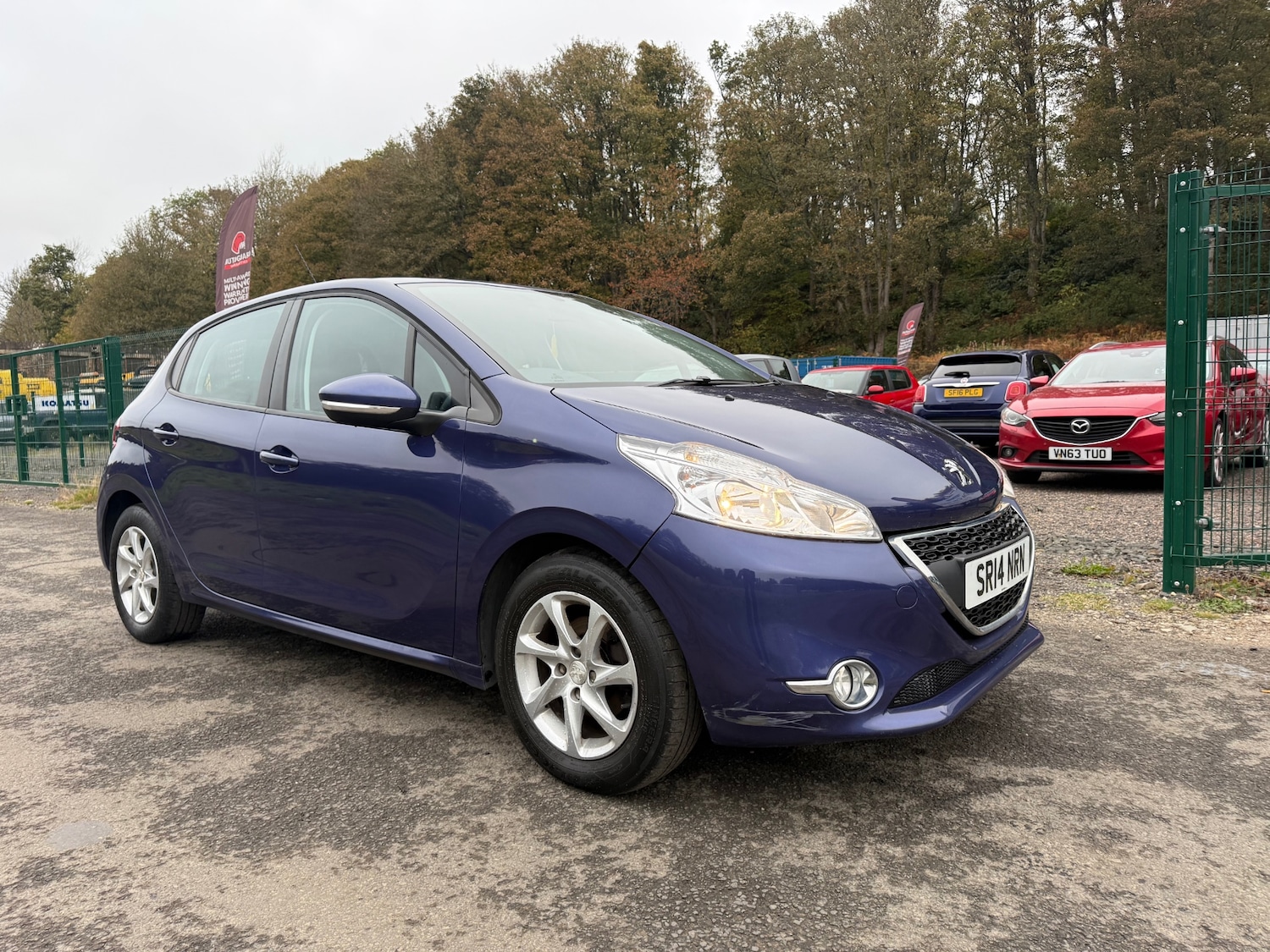 Used Peugeot 208 2014 for sale - 76853384: Photo 3