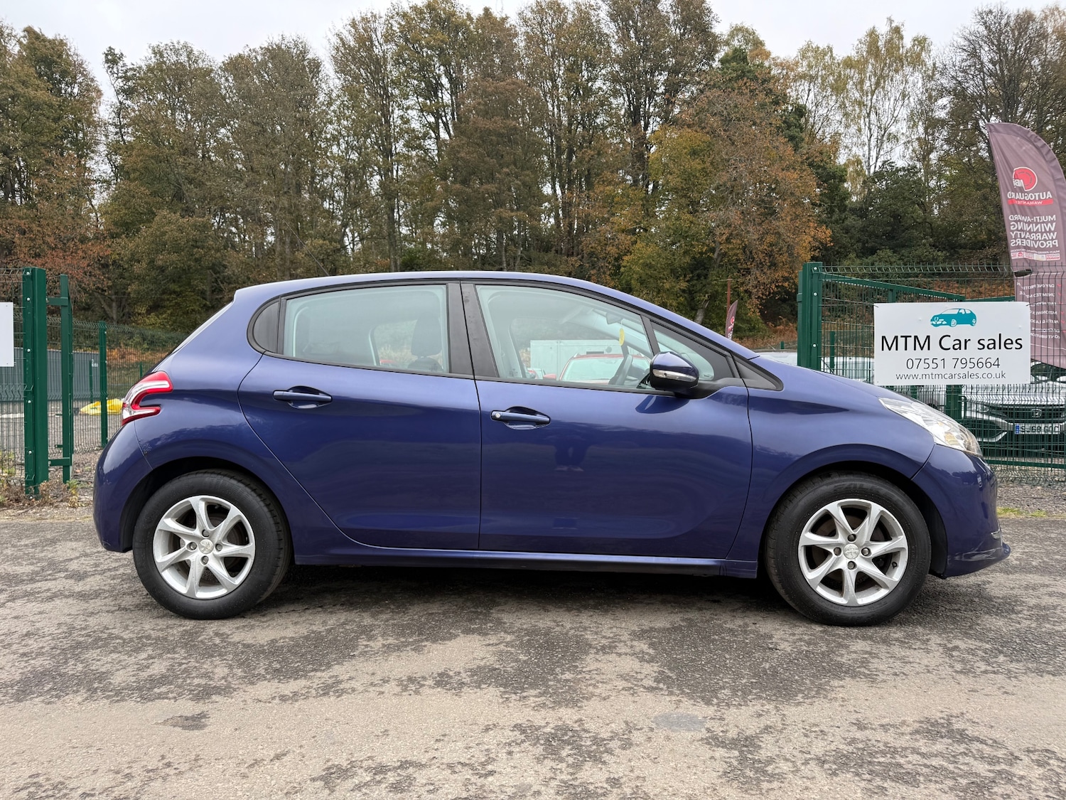 Used Peugeot 208 2014 for sale - 76853384: Photo 4