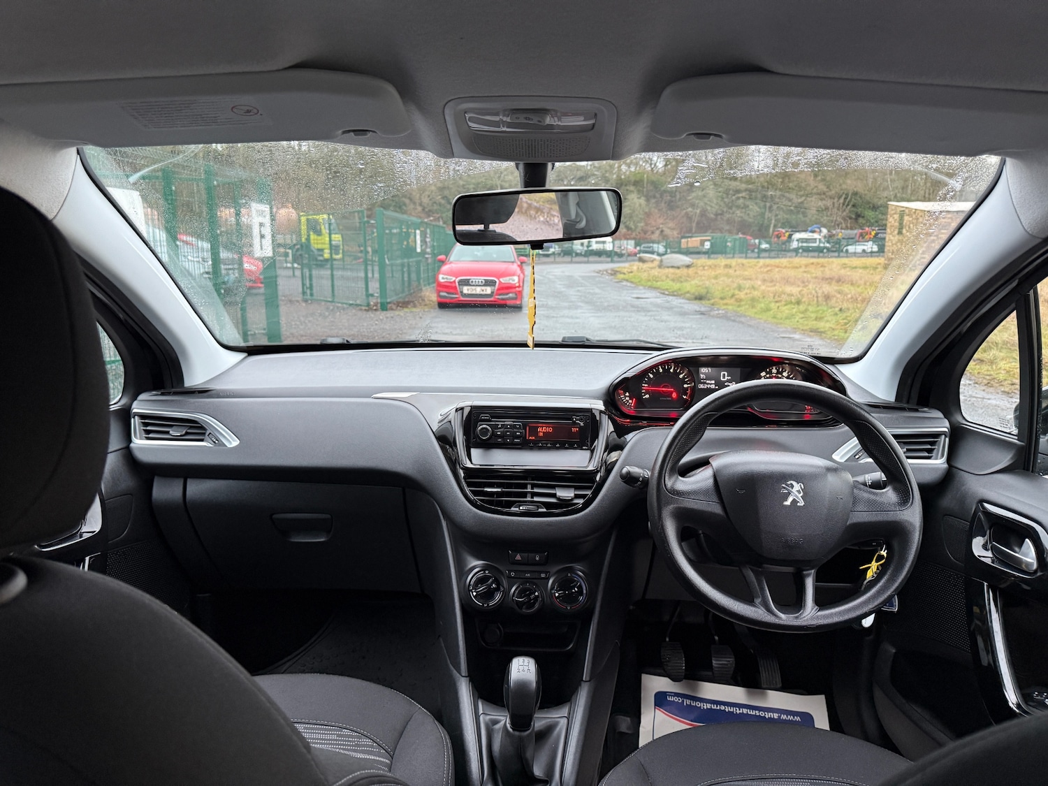 Used Peugeot 208 2013 for sale - 76940060: Photo 15
