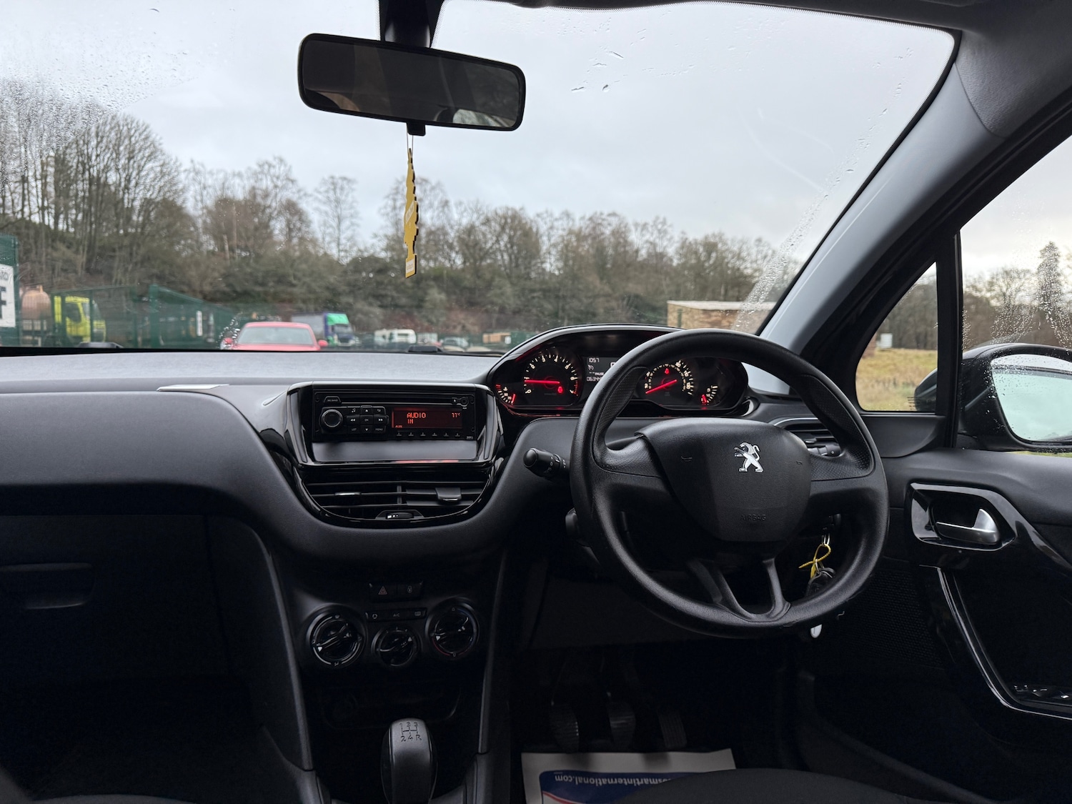 Used Peugeot 208 2013 for sale - 76940060: Photo 16