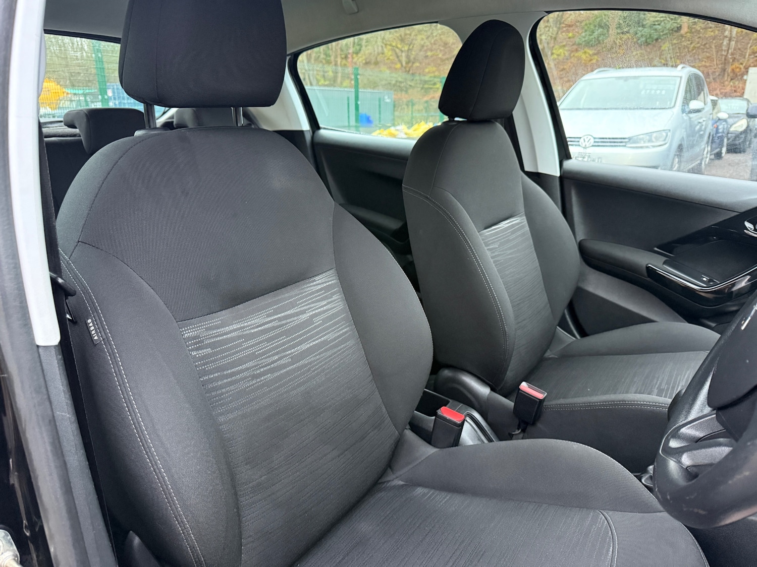 Used Peugeot 208 2013 for sale - 76940060: Photo 19