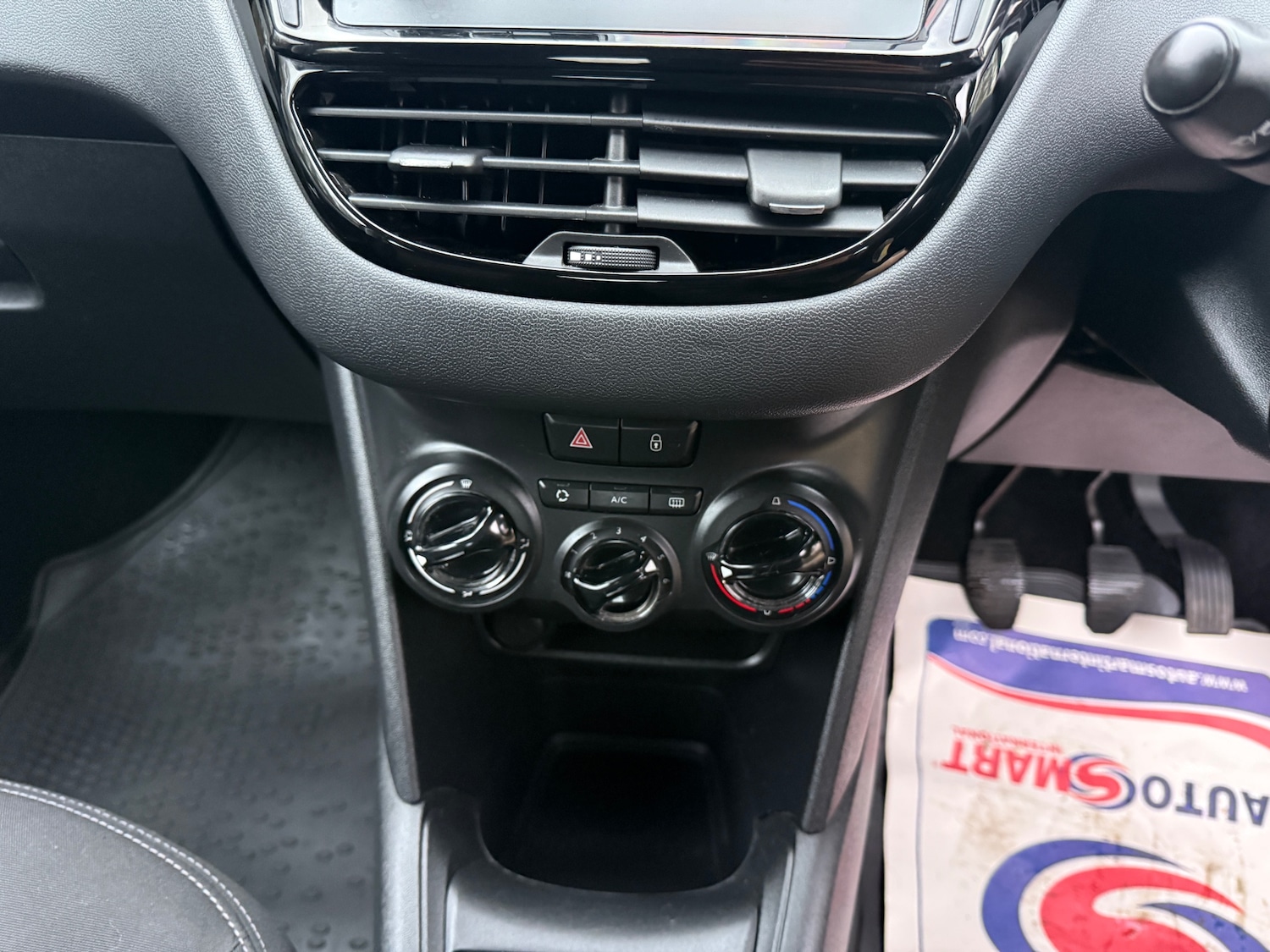 Used Peugeot 208 2013 for sale - 76940060: Photo 23