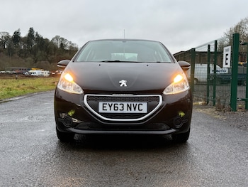 Used Peugeot 208 2013 for sale - 76940060: Photo