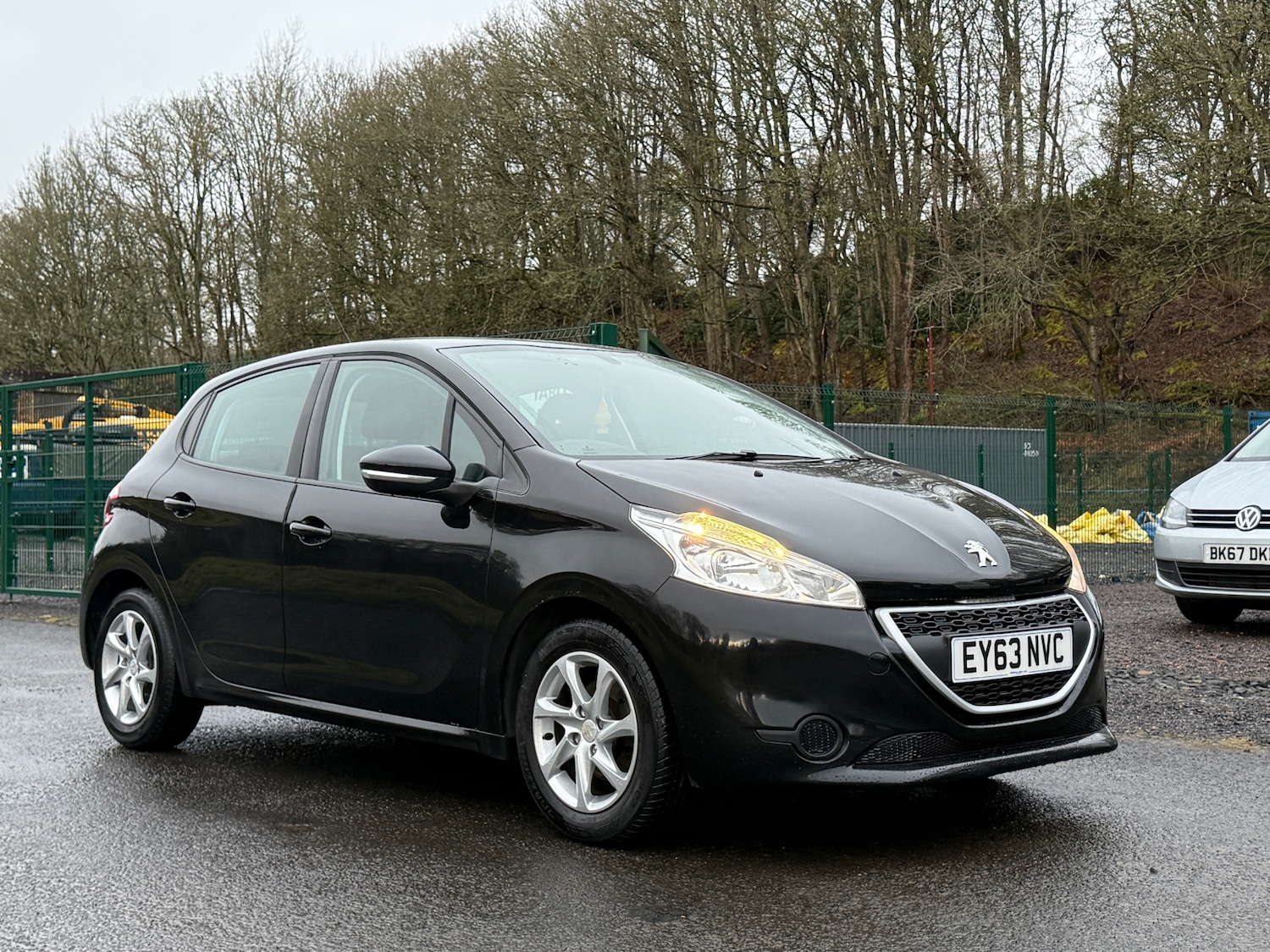 Used Peugeot 208 2013 for sale - 76940060: Photo 3