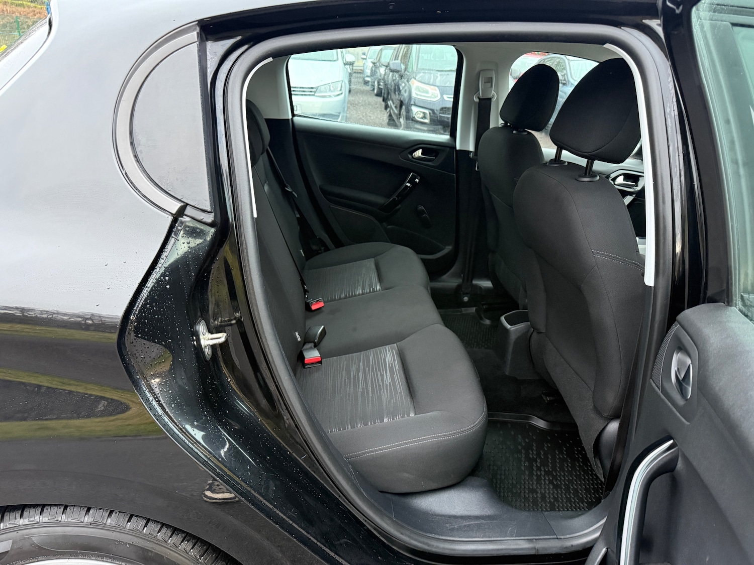 Used Peugeot 208 2013 for sale - 76940060: Photo 31