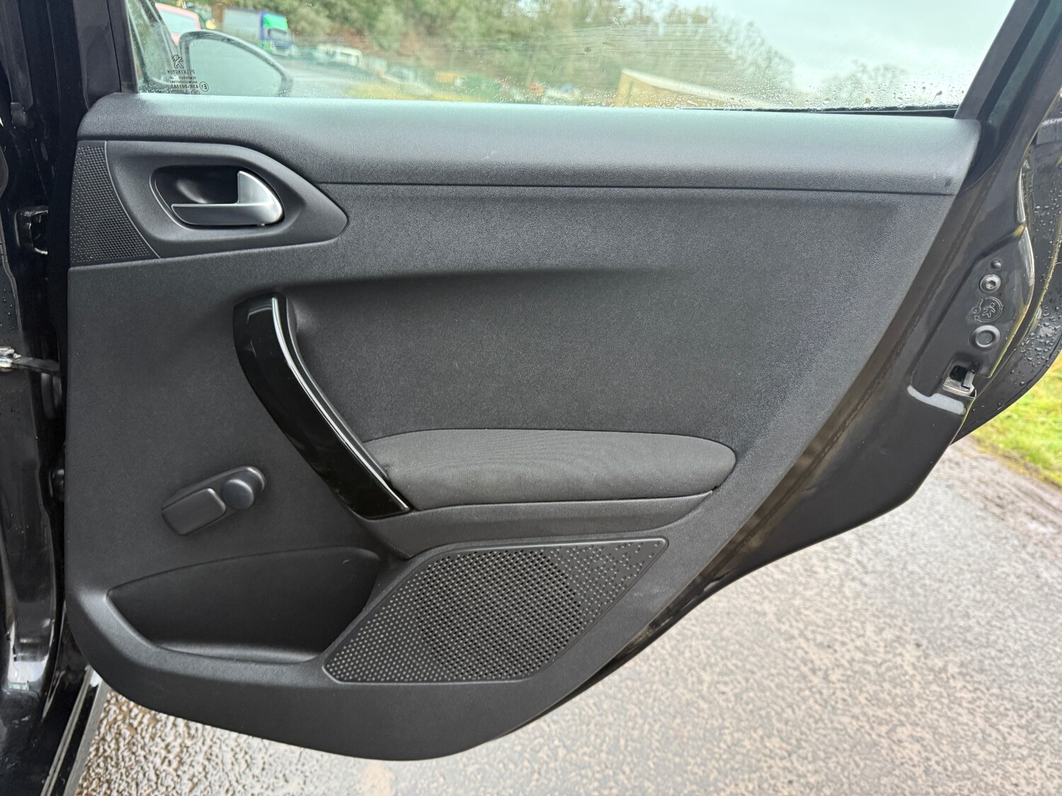 Used Peugeot 208 2013 for sale - 76940060: Photo 34