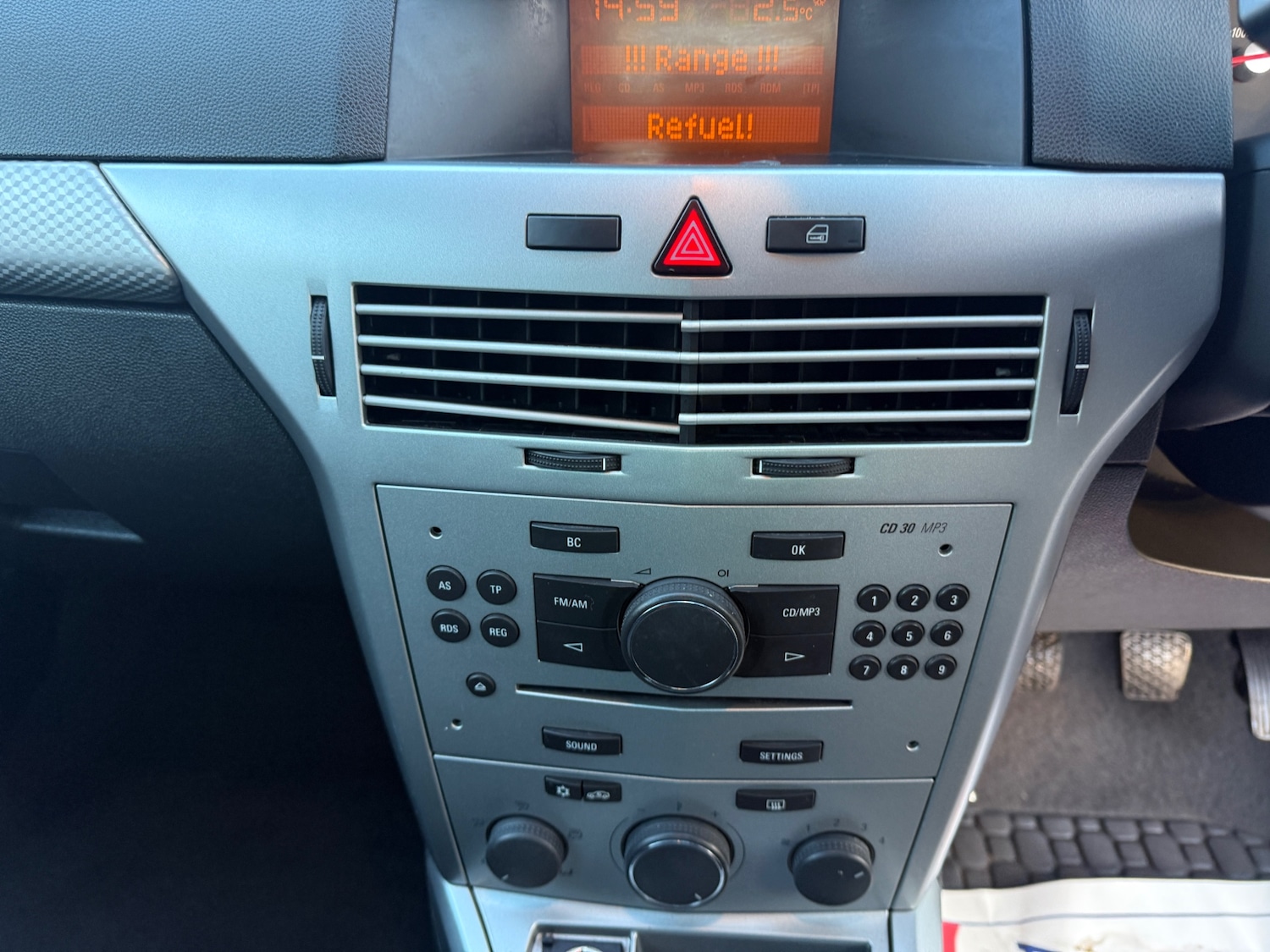 Used Vauxhall Astra 2011 for sale - 77187267: Photo 22