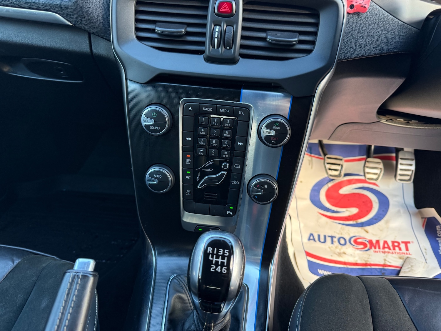 Used Volvo V40 2014 for sale - 76540928: Photo 19