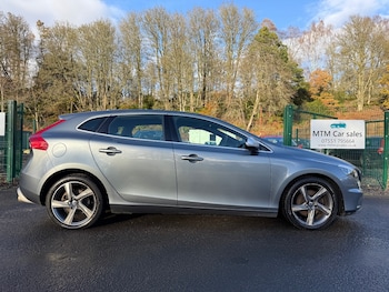 Used Volvo V40 2014 for sale - 76540928: Photo
