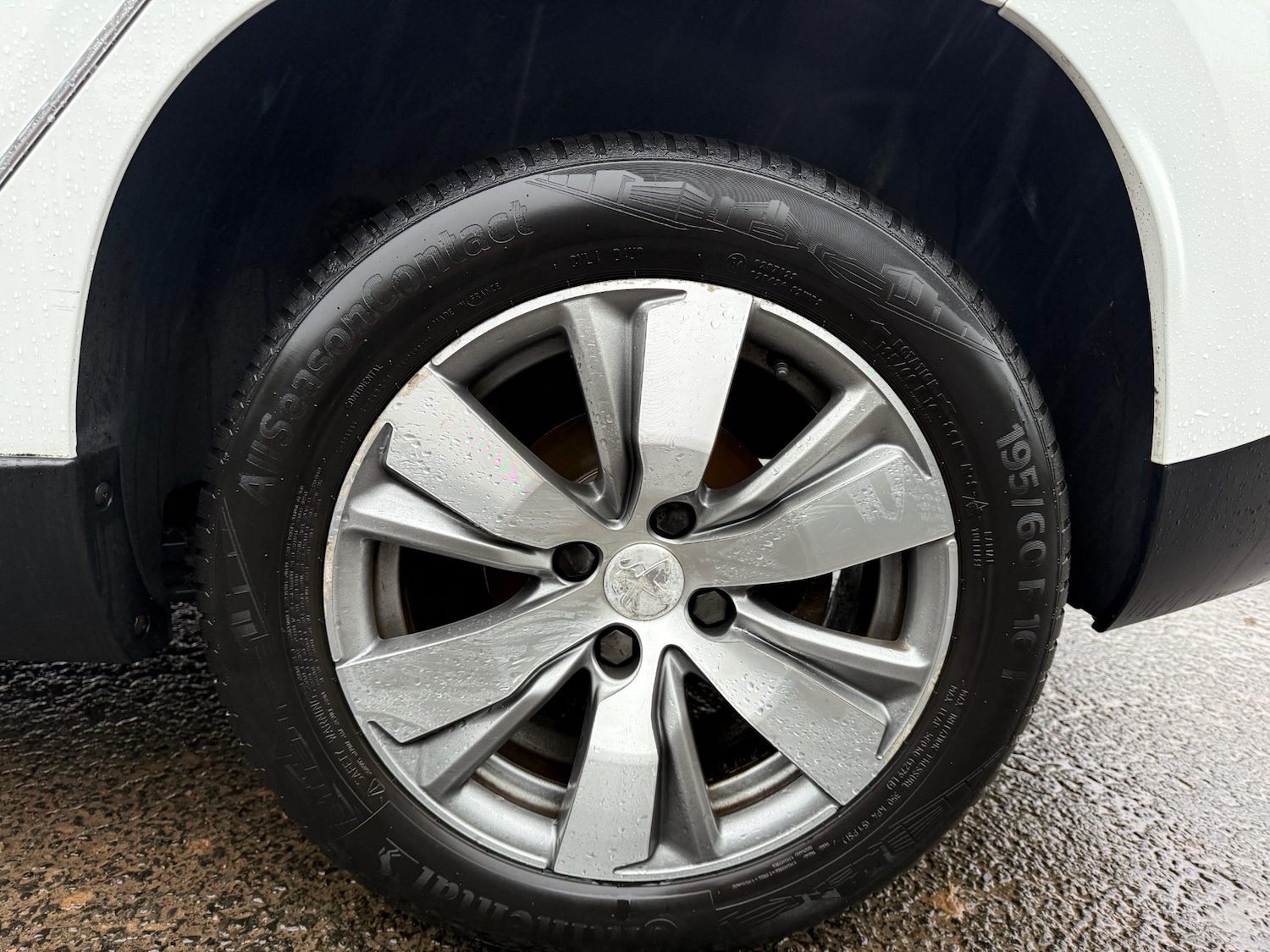 Used Peugeot 2008 2016 for sale - 76879104: Photo 12