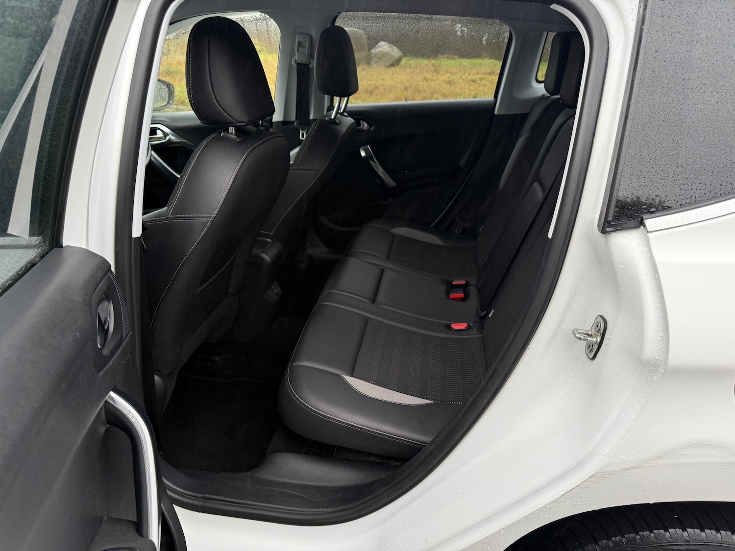 Used Peugeot 2008 2016 for sale - 76879104: Photo 27