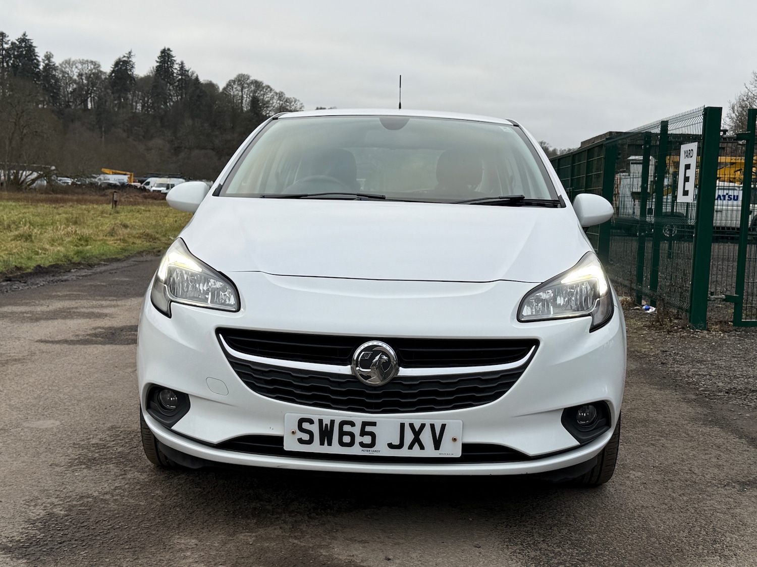 Used Vauxhall Corsa 2015 for sale - 77058733: Photo 2