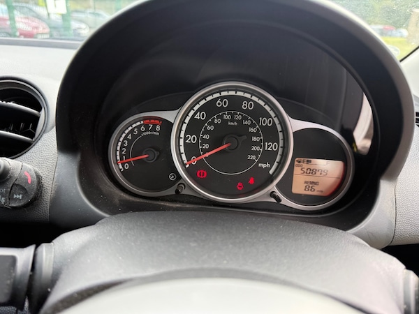 Used Mazda Mazda2 2011 for sale - 76134562: Photo 14