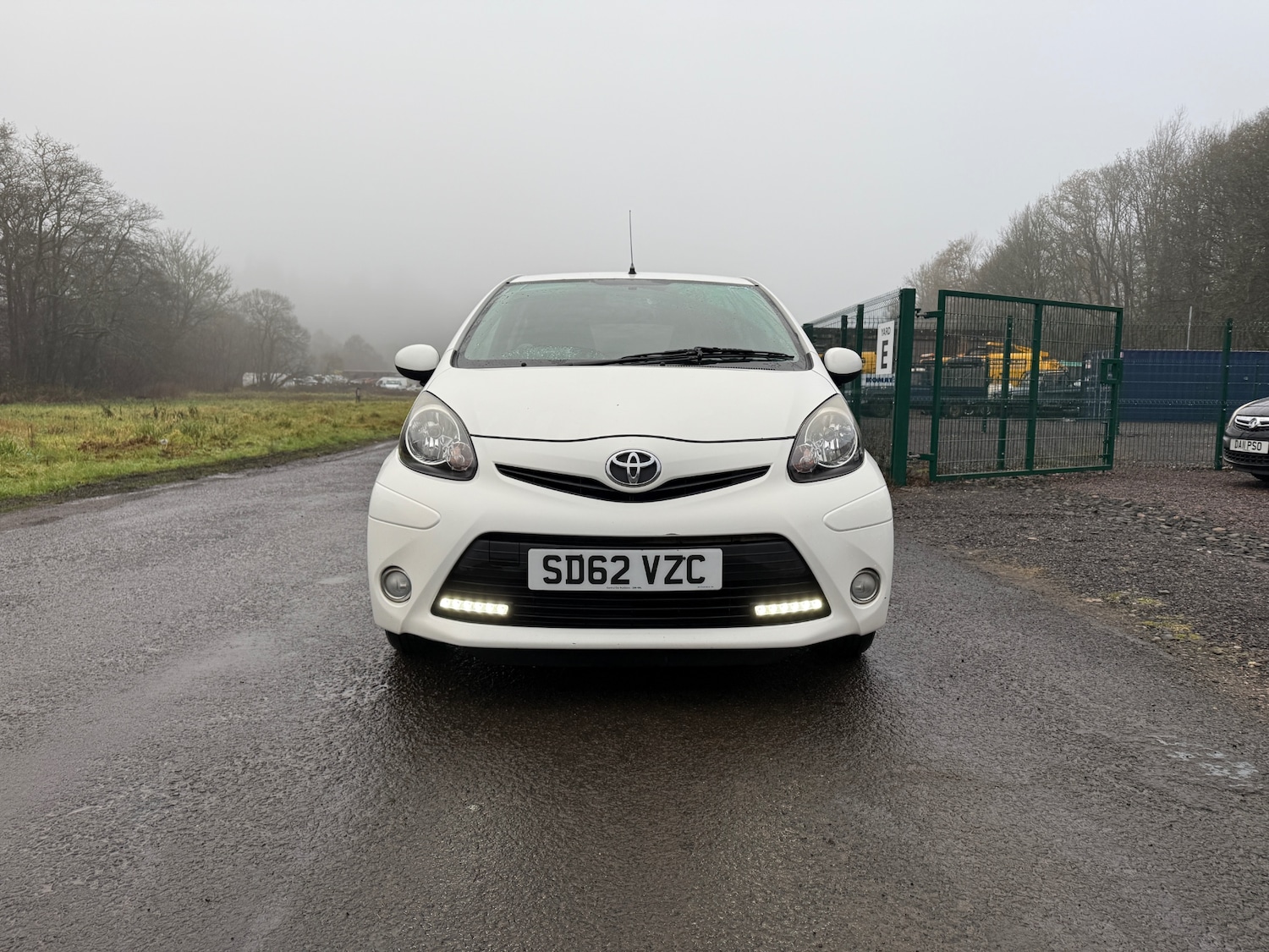 Used Toyota AYGO 2012 for sale - 76765075: Photo 2
