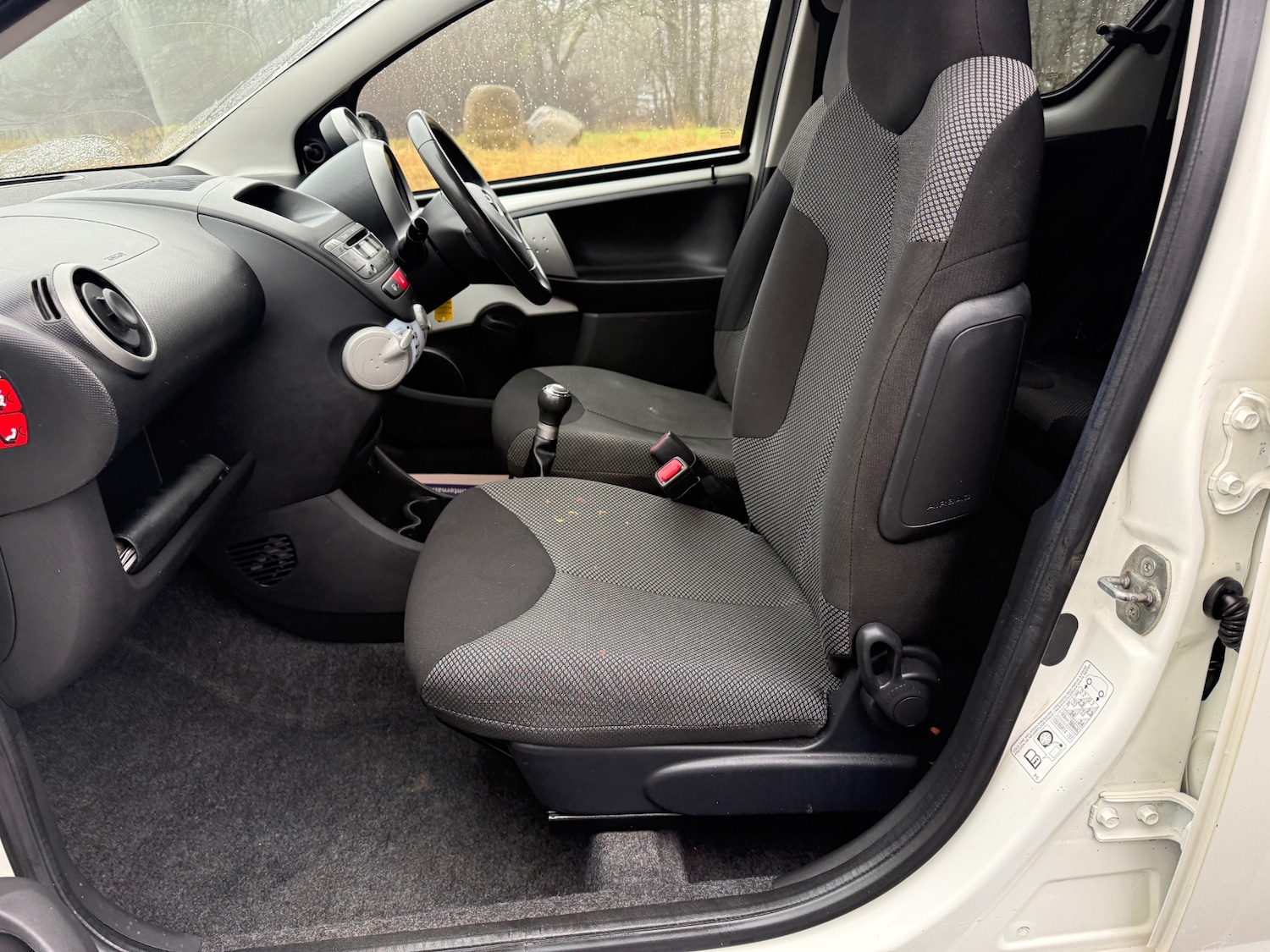 Used Toyota AYGO 2012 for sale - 76765075: Photo 23