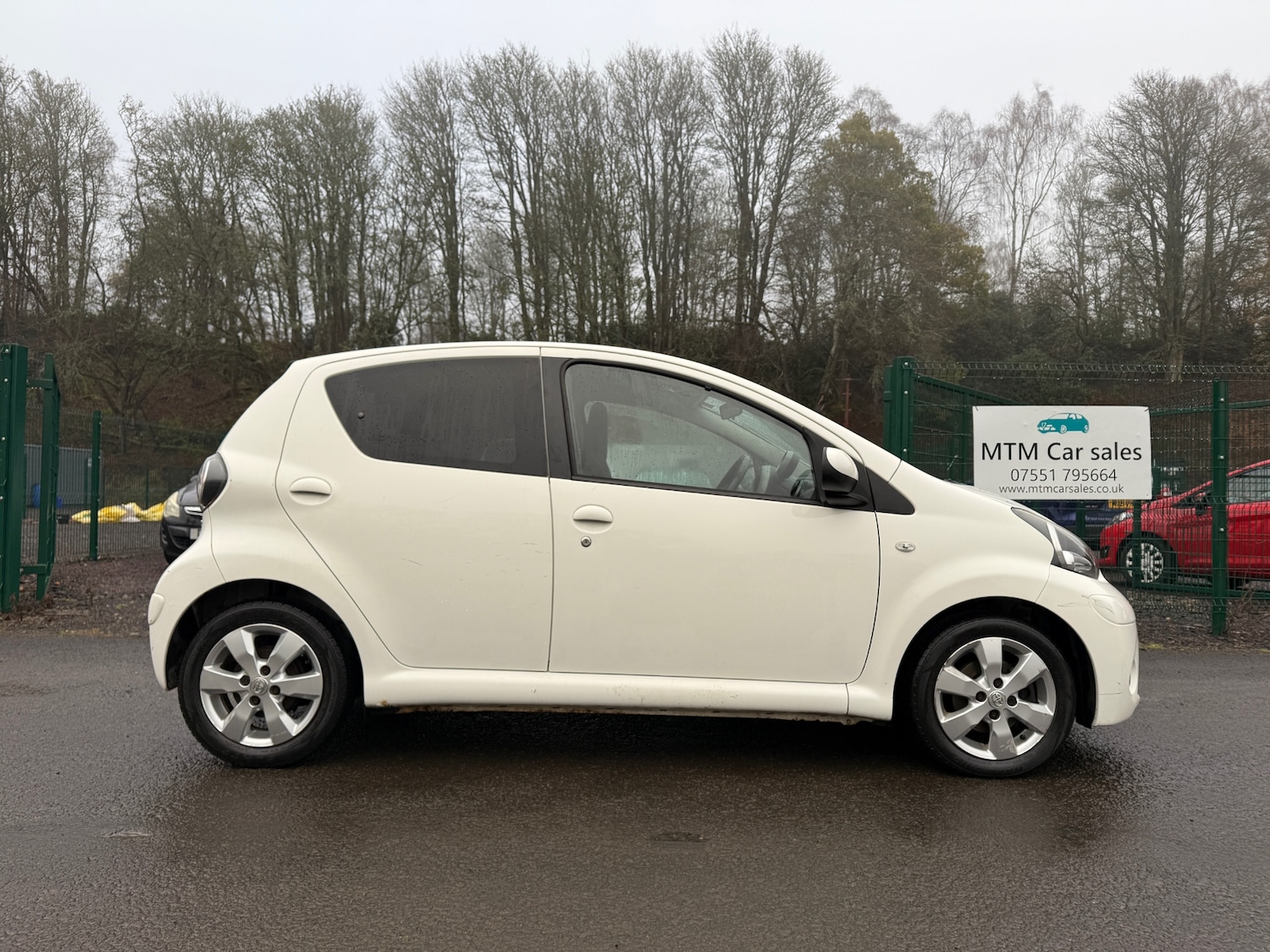 Used Toyota AYGO 2012 for sale - 76765075: Photo 4