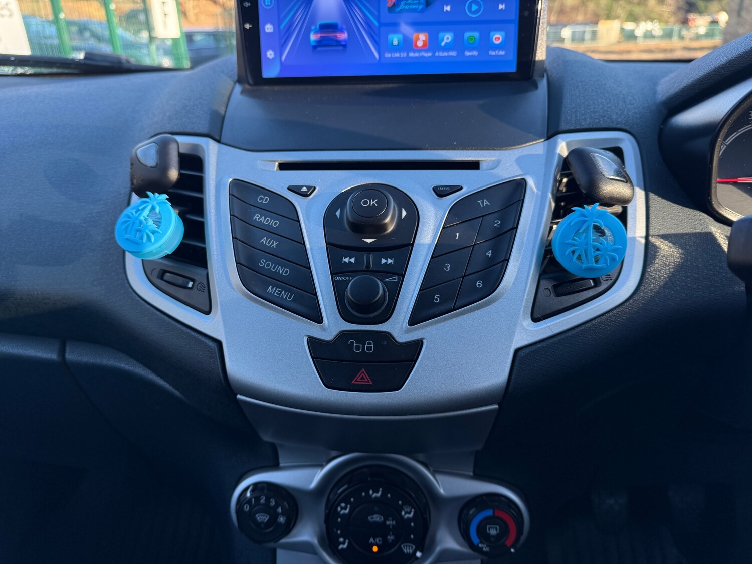 Used Ford Fiesta 2012 for sale - 77187090: Photo 24