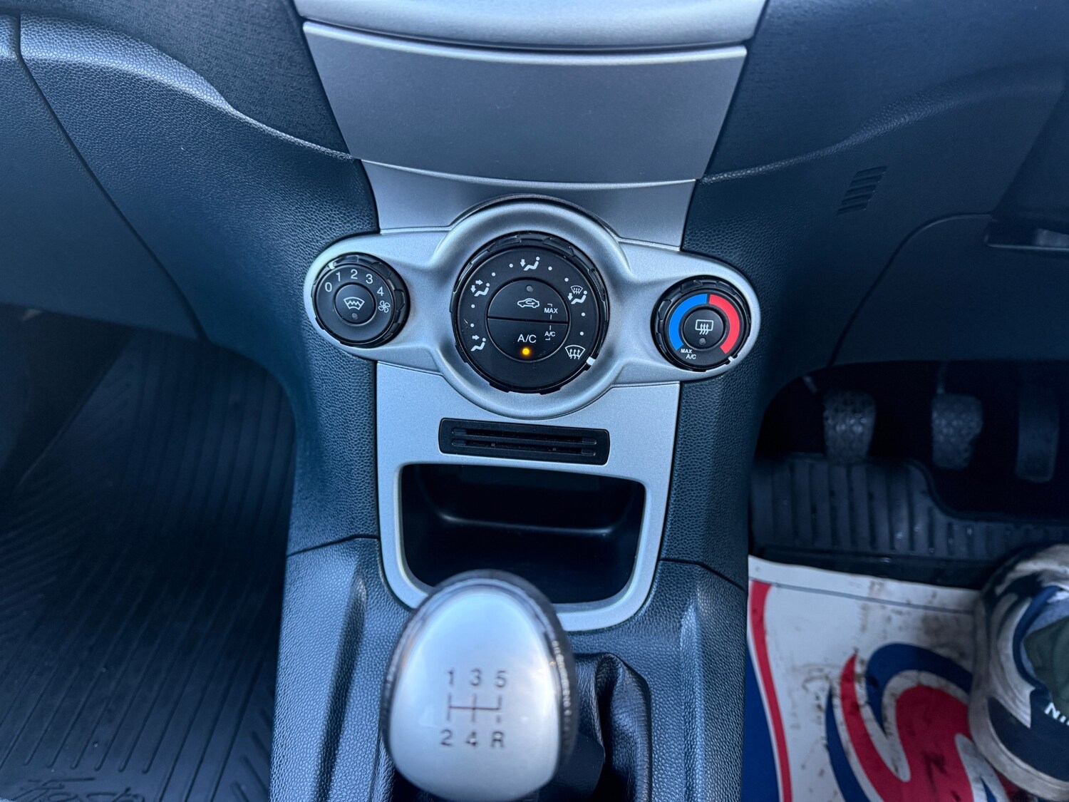 Used Ford Fiesta 2012 for sale - 77187090: Photo 25