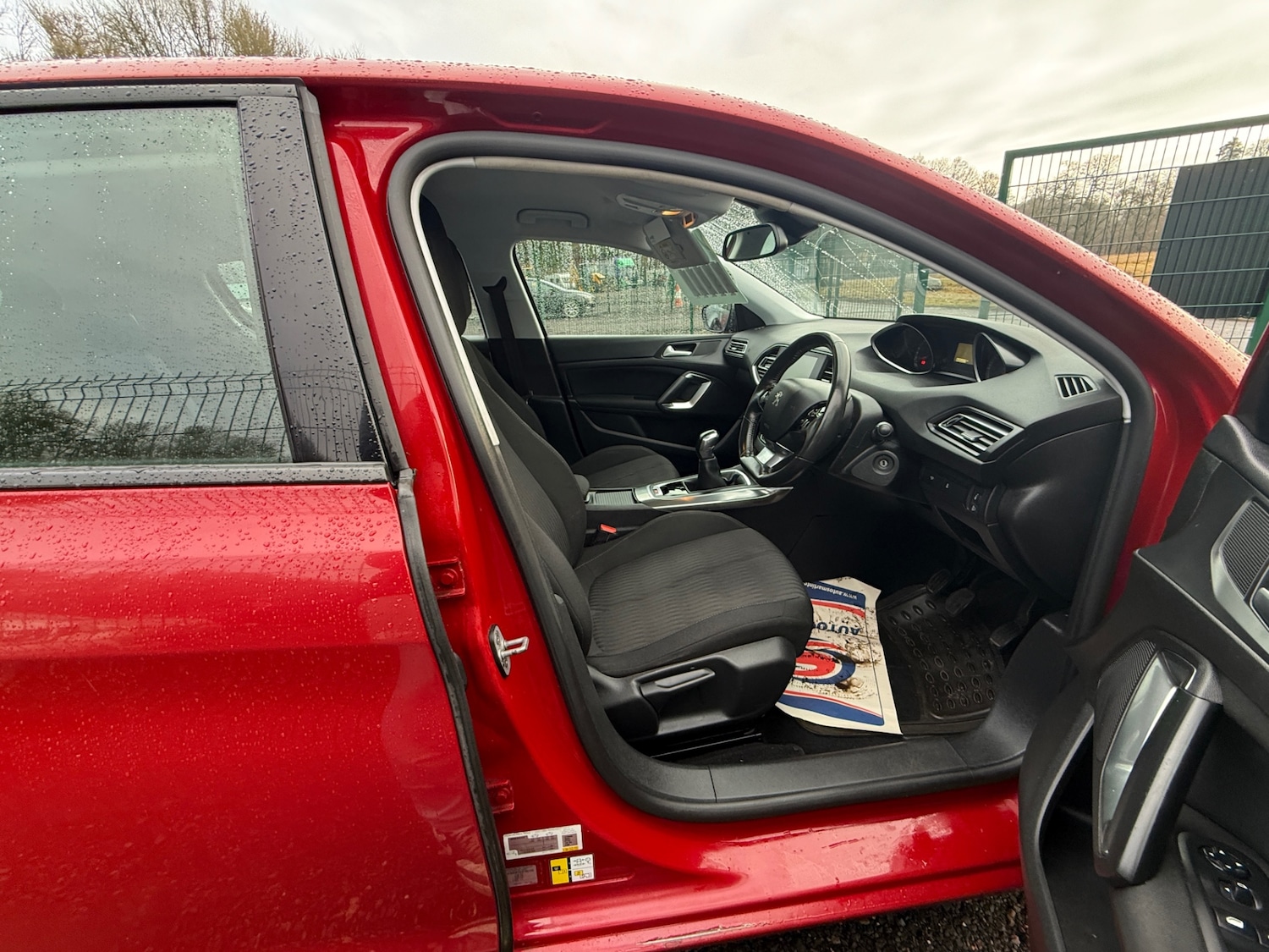 Used Peugeot 308 2014 for sale - 77264213: Photo 17
