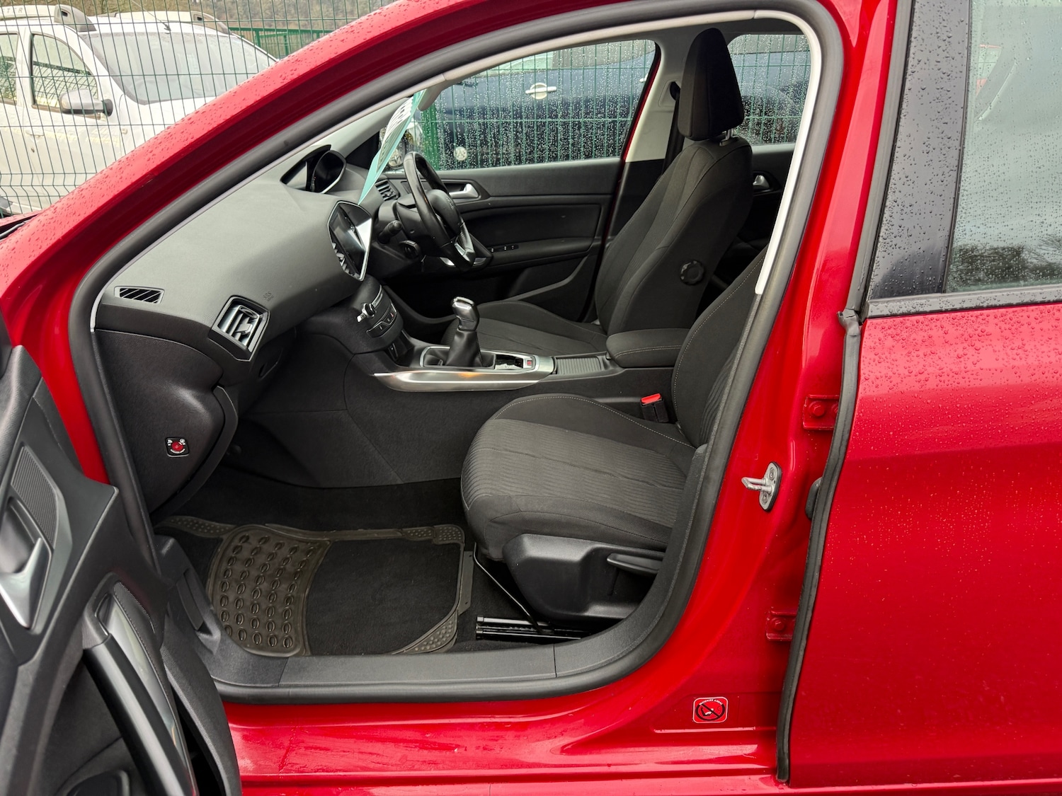 Used Peugeot 308 2014 for sale - 77264213: Photo 28