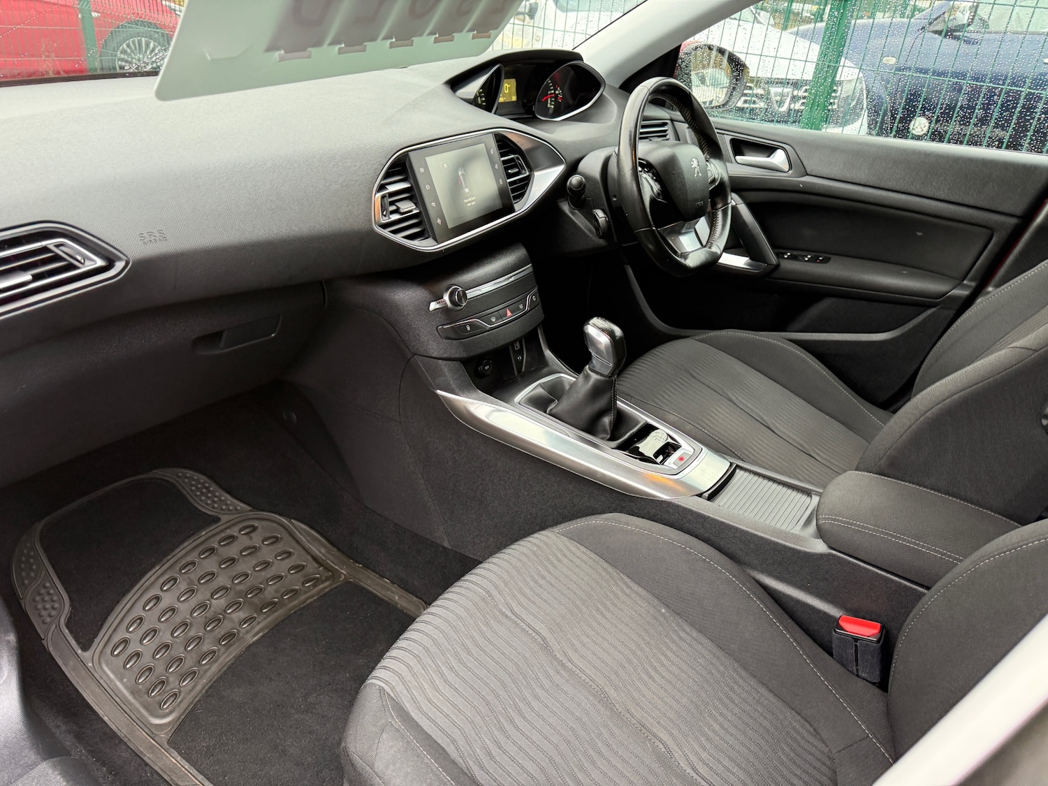 Used Peugeot 308 2014 for sale - 77264213: Photo 30