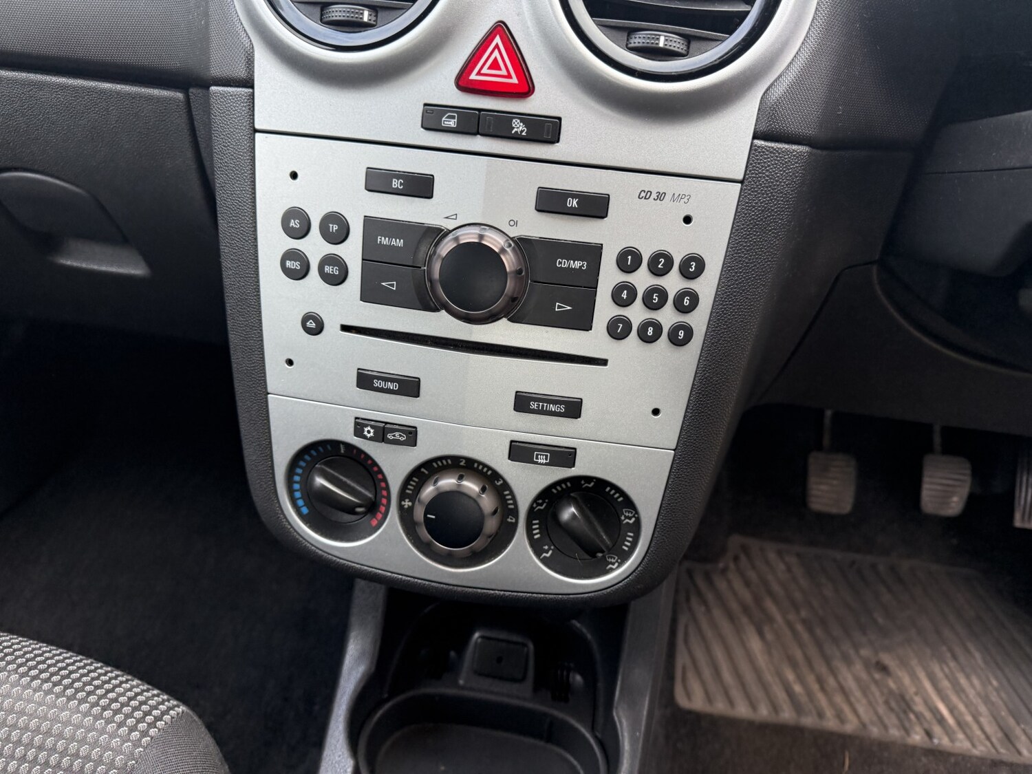 Used Vauxhall Corsa 2011 for sale - 77801779: Photo 25